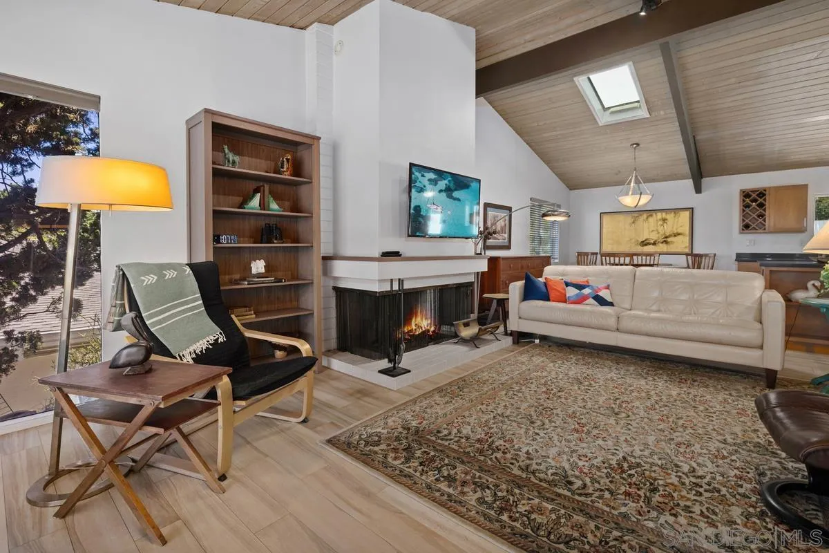 https://cdn.realtyfeed.com/cdn/127/260014845/d2b9cb07f293ad239c37fc3d2c5f7089.webp