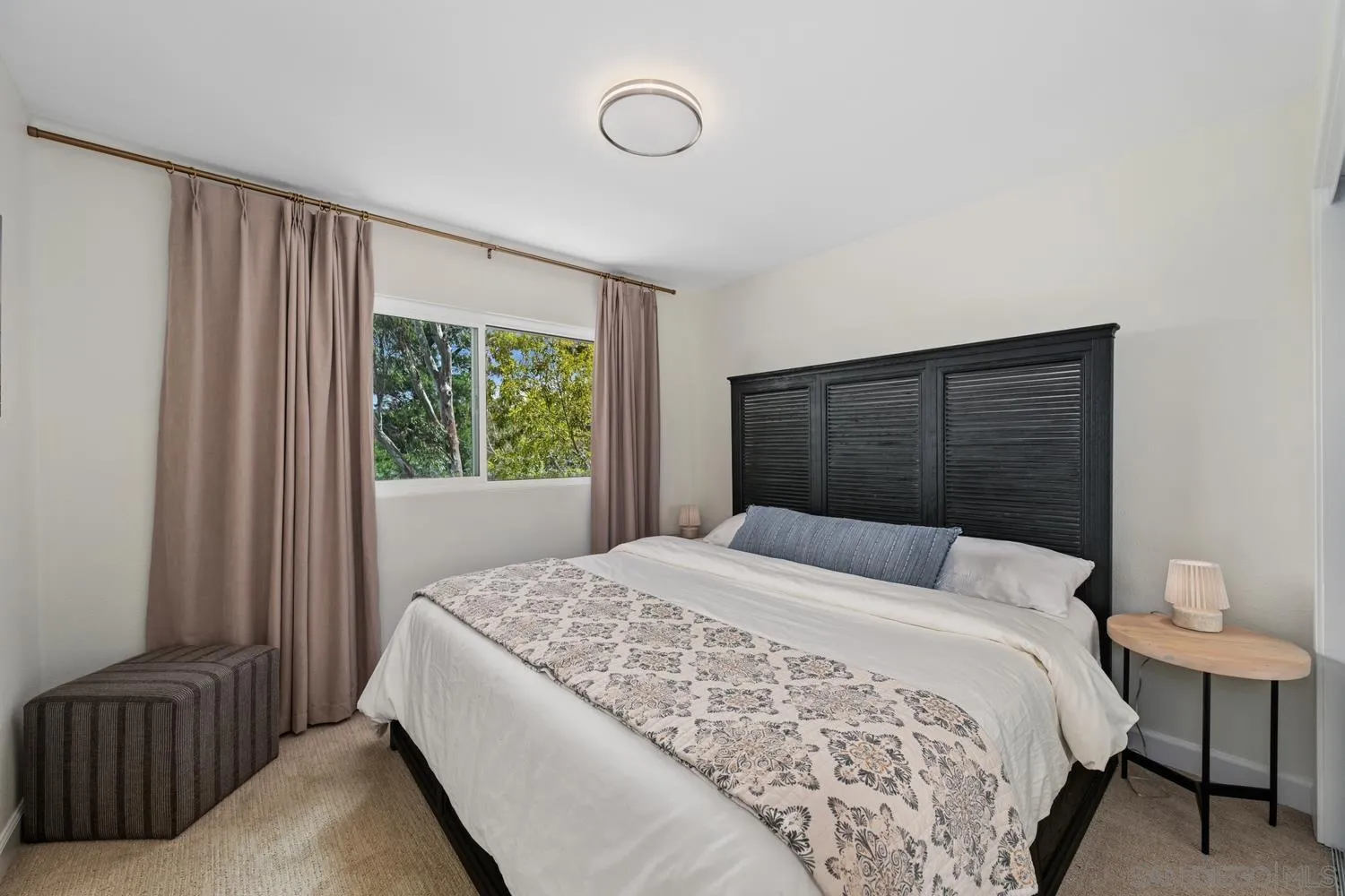 https://cdn.realtyfeed.com/cdn/127/260014846/4bf76e04898fbc4d1ed6c395ffaa8e62.webp