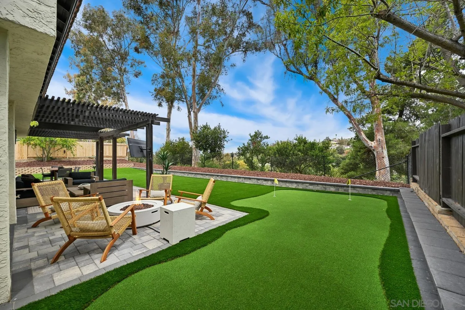 https://cdn.realtyfeed.com/cdn/127/260014846/5c46b7c6587d3a839a8466700d4e2ec8.webp