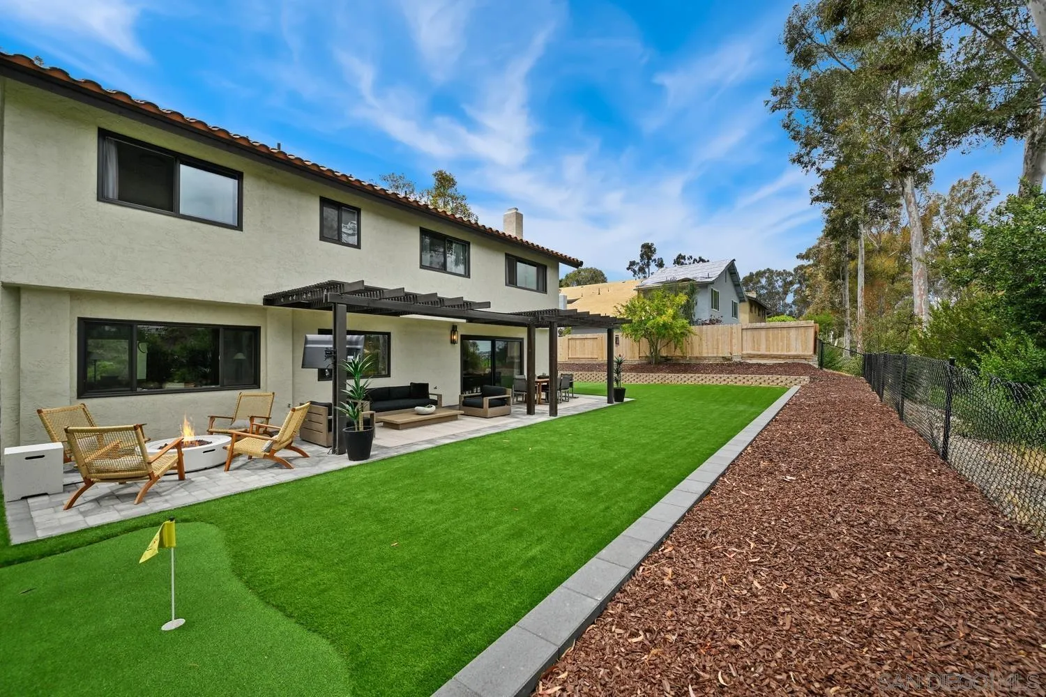 https://cdn.realtyfeed.com/cdn/127/260014846/6a65f7d5457aa28b37635e0d7cab5a81.webp