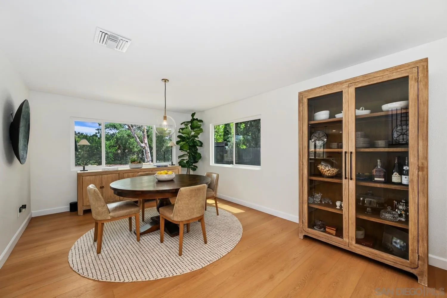 https://cdn.realtyfeed.com/cdn/127/260014846/adaa269bf7fcb8ed4e99a0712ce0aa4e.webp