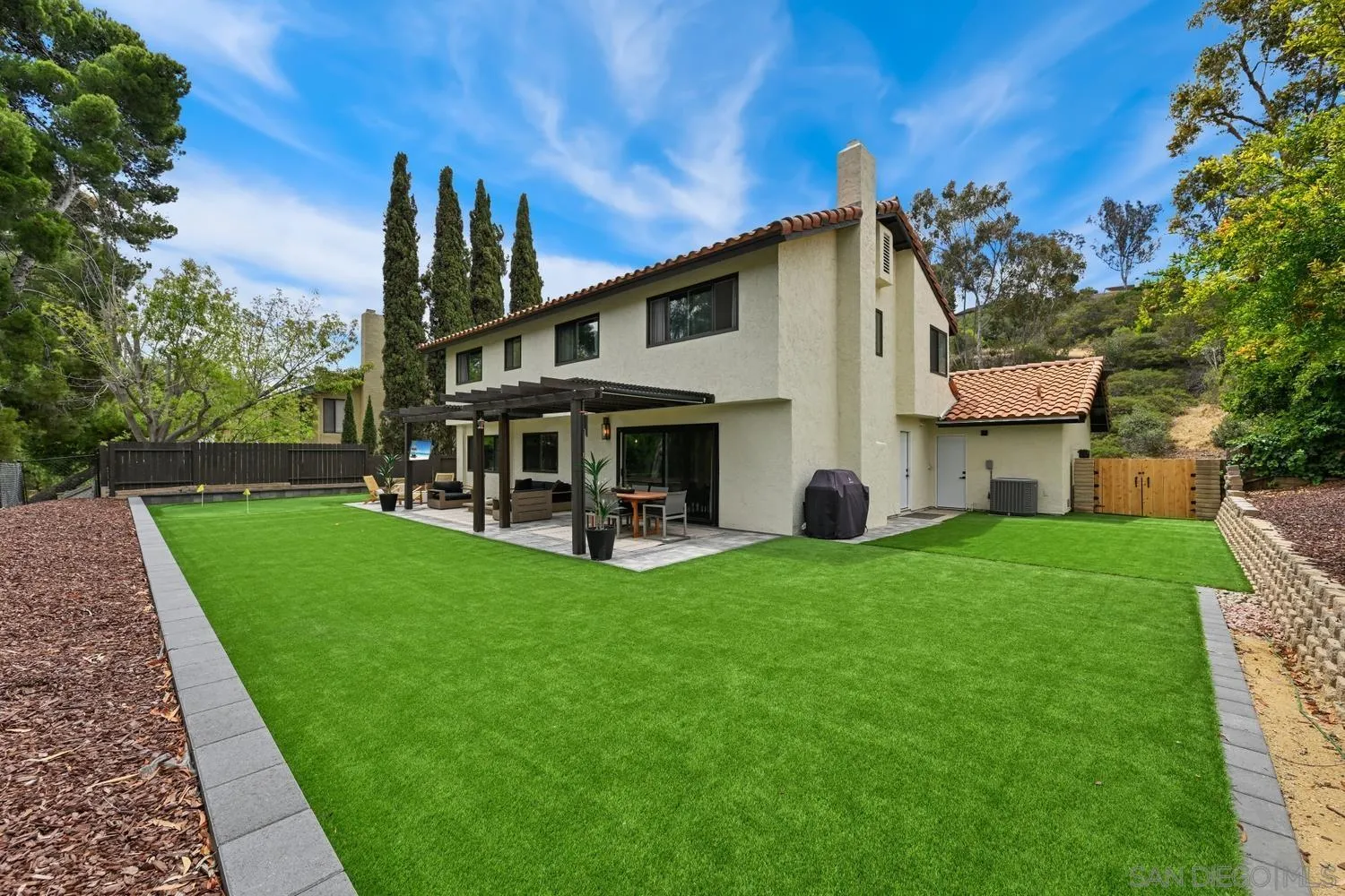 https://cdn.realtyfeed.com/cdn/127/260014846/b9517e1372d239e6d058f8329daeeeda.webp