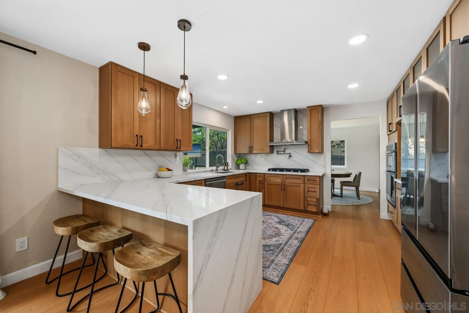 https://cdn.realtyfeed.com/cdn/127/260014846/bdc6ec0f1082ac8ac157bb25d6ba3878.webp