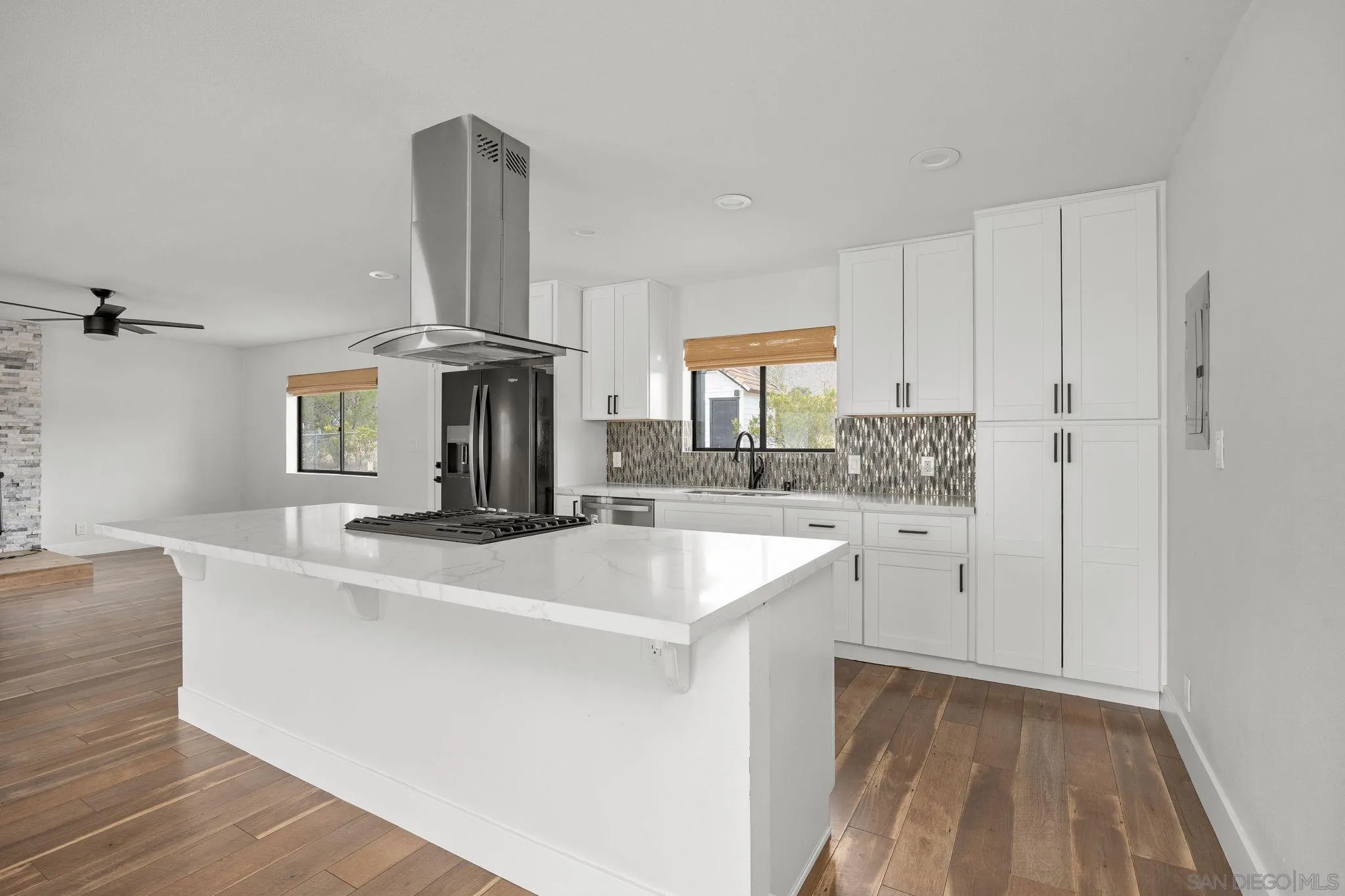 https://cdn.realtyfeed.com/cdn/127/260014849/910fac885bff52dc2cc4c0ba6b65d855.webp