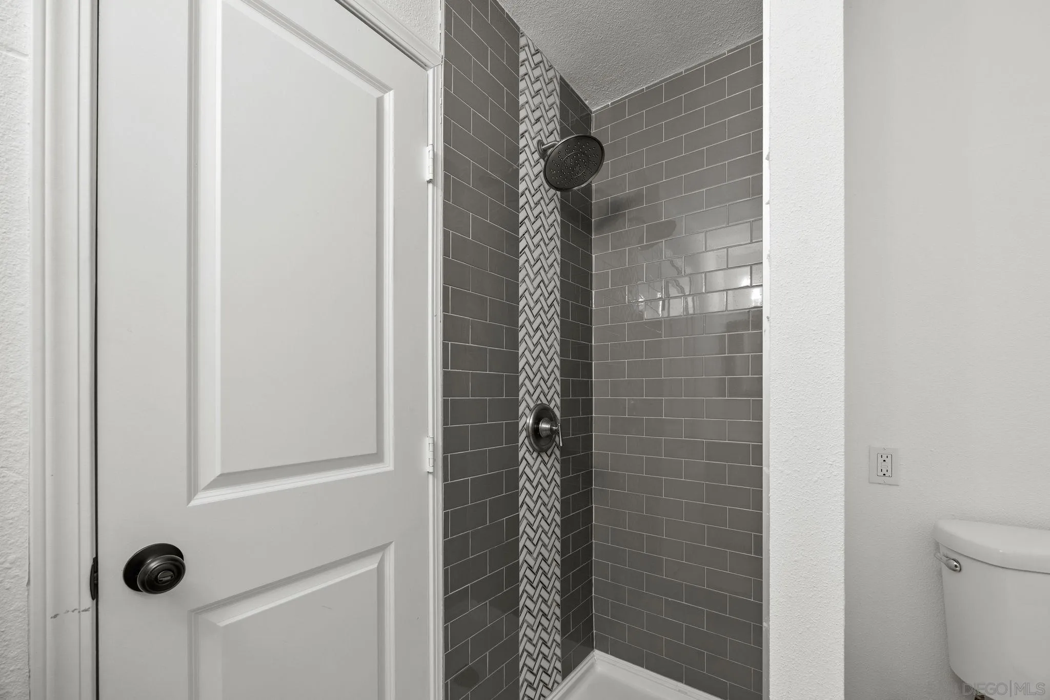 https://cdn.realtyfeed.com/cdn/127/260014849/94a63f38fe3a99dd71bb81bd7a501cee.webp