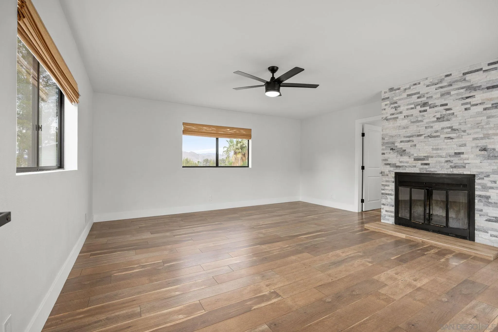 https://cdn.realtyfeed.com/cdn/127/260014849/9c7dd480aa197b586ecf870ff0a375b5.webp