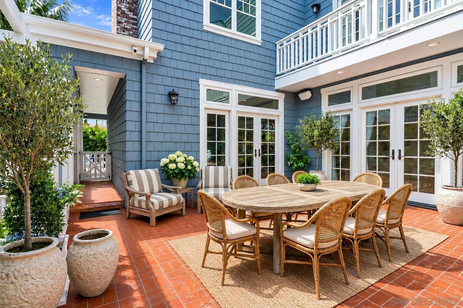 https://cdn.realtyfeed.com/cdn/127/260014850/6bf83eccf22d43fbb36d73aefdd46f9b.webp