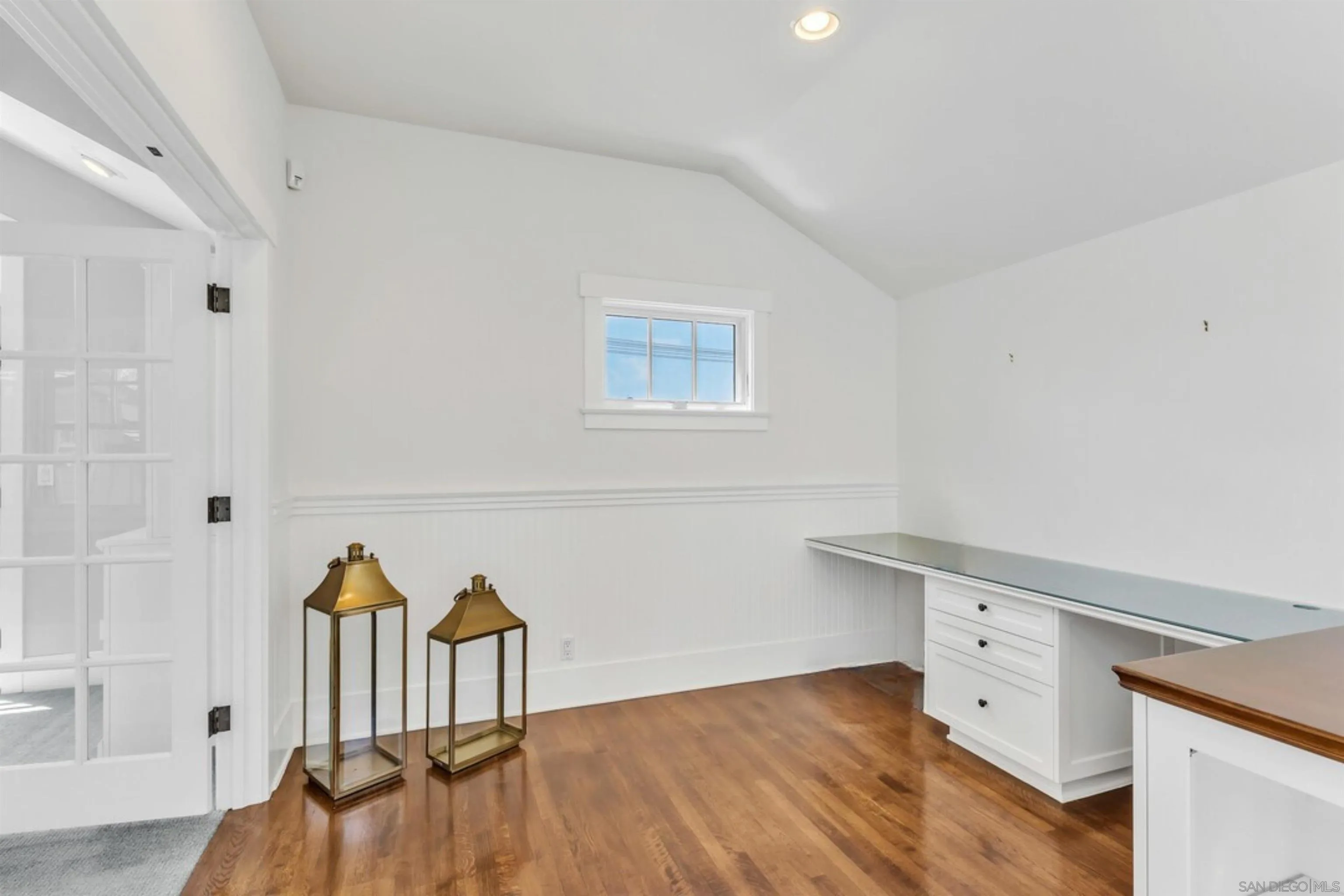 https://cdn.realtyfeed.com/cdn/127/260014850/767dd2f2ad6dcdbf2890fbbeacb66def.webp