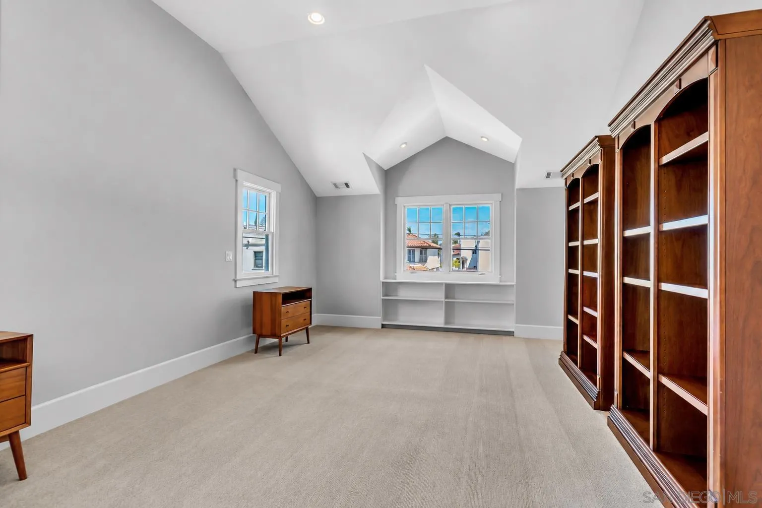 https://cdn.realtyfeed.com/cdn/127/260014850/96f40f526223c856f671f4bc712266ce.webp