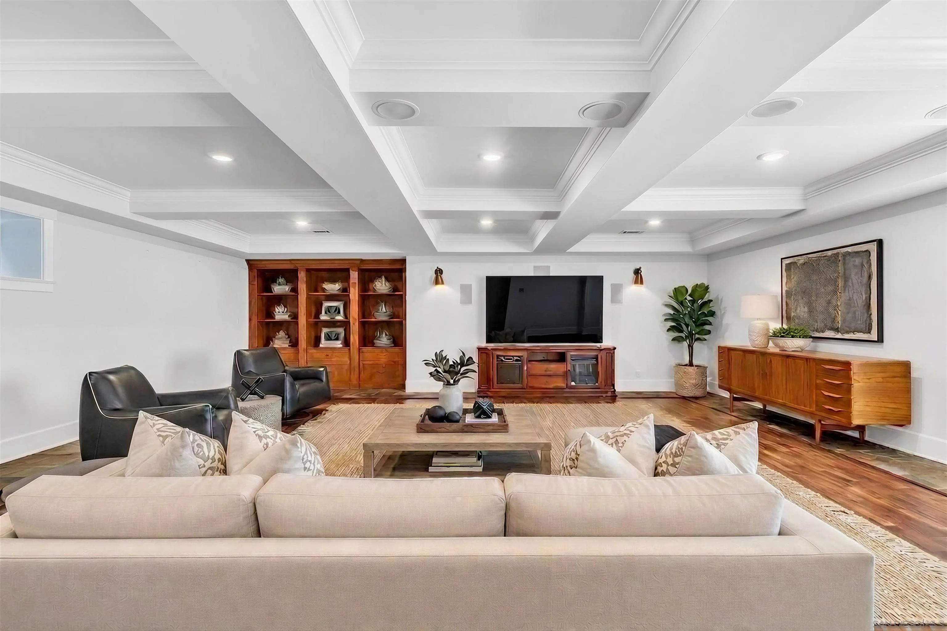 https://cdn.realtyfeed.com/cdn/127/260014850/c2a2235e1fb3c5ee5e99939760ecf712.webp