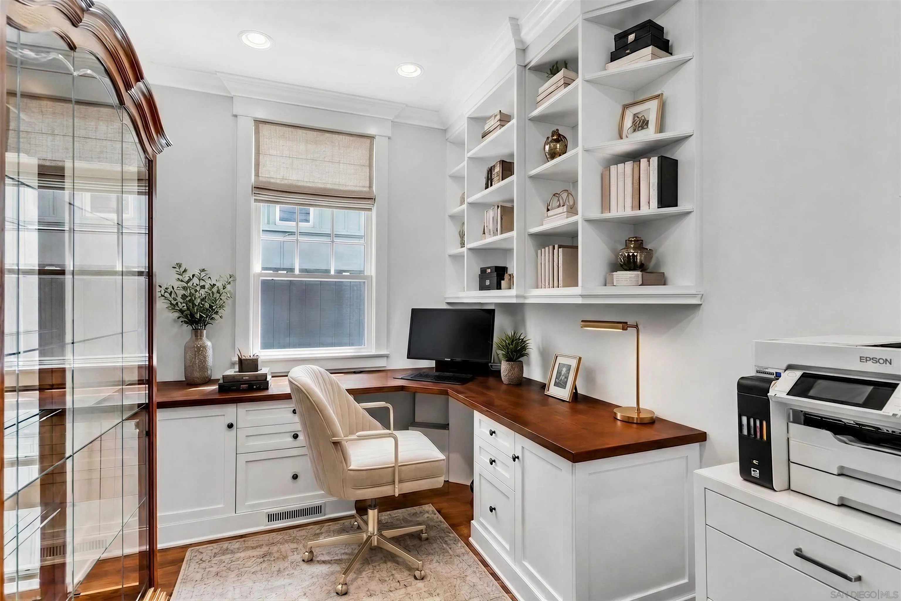 https://cdn.realtyfeed.com/cdn/127/260014850/ca27a6b42f182c324a51d9e2f3768eec.webp