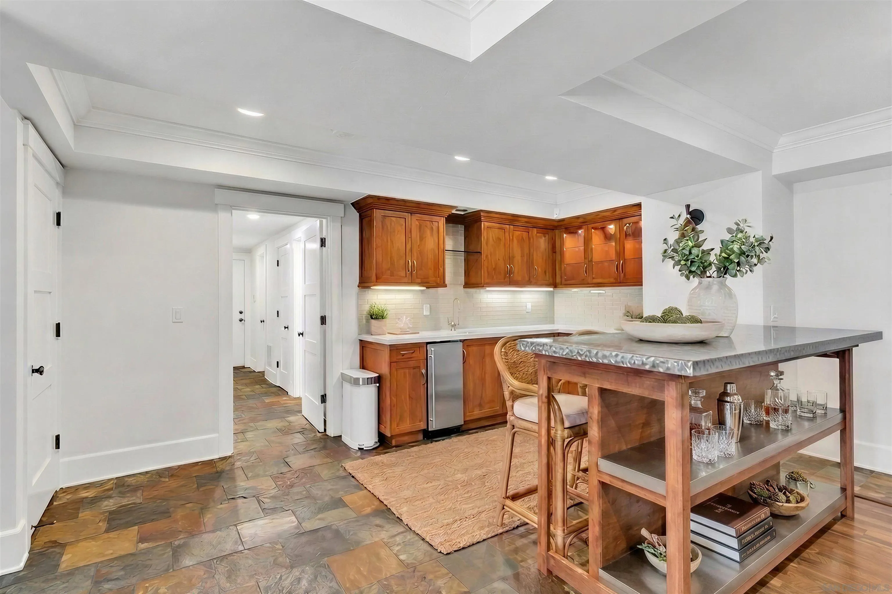 https://cdn.realtyfeed.com/cdn/127/260014850/e5cd9676f98be4b5d8cf28b2d55fd91e.webp