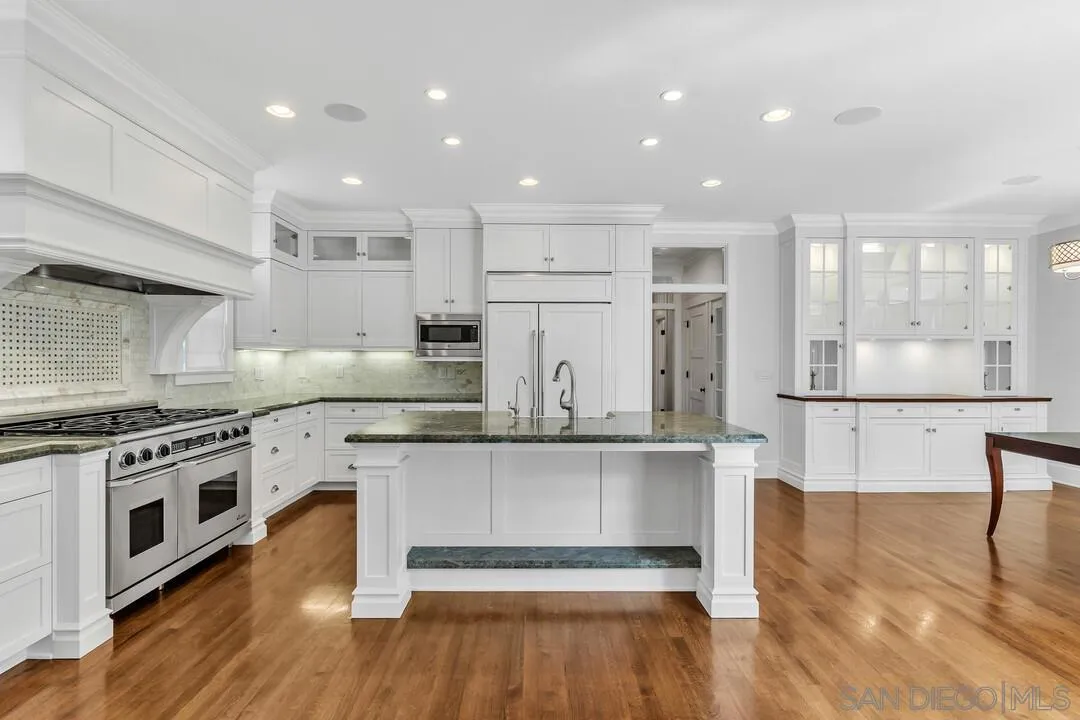 https://cdn.realtyfeed.com/cdn/127/260014850/e7931a1da2205d2bcd5321d7c1483328.webp