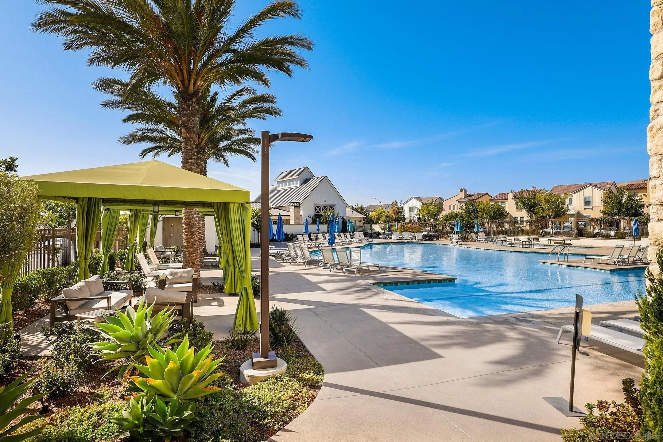https://cdn.realtyfeed.com/cdn/127/260014852/0f6e0d3f3e779f07d5d17bbefb2fa72d.webp