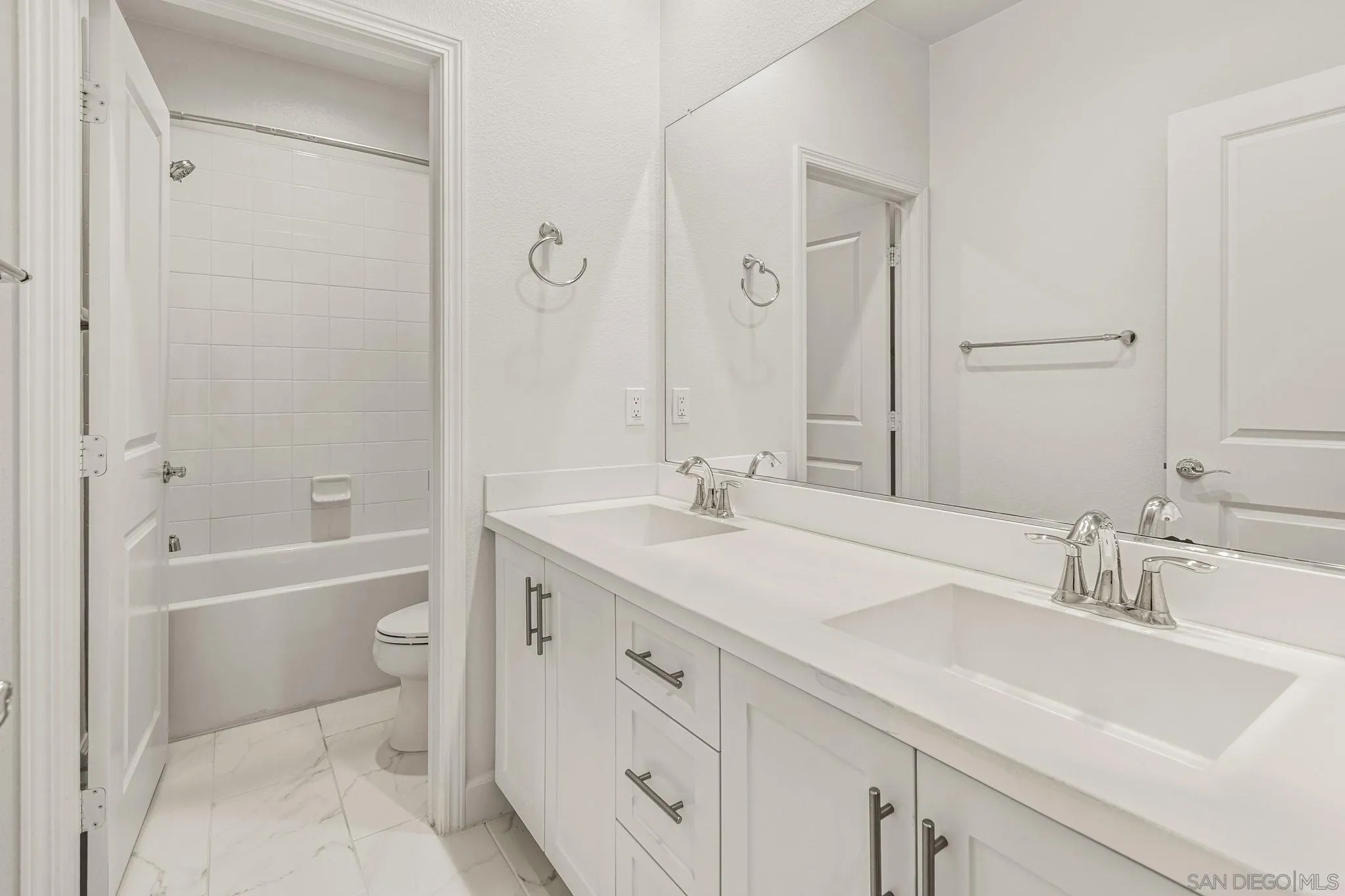 https://cdn.realtyfeed.com/cdn/127/260014852/1e122ea2a1ad147555f80c7757cd2f76.webp