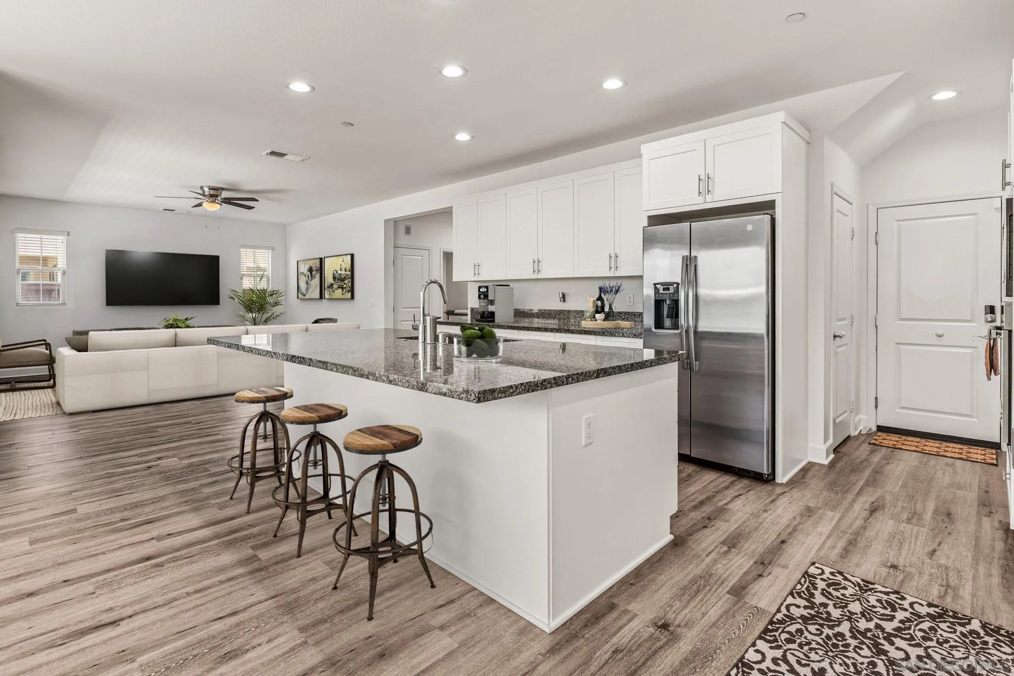 https://cdn.realtyfeed.com/cdn/127/260014852/33249d00a7e44fe3d7787bbb6d5a7d25.webp