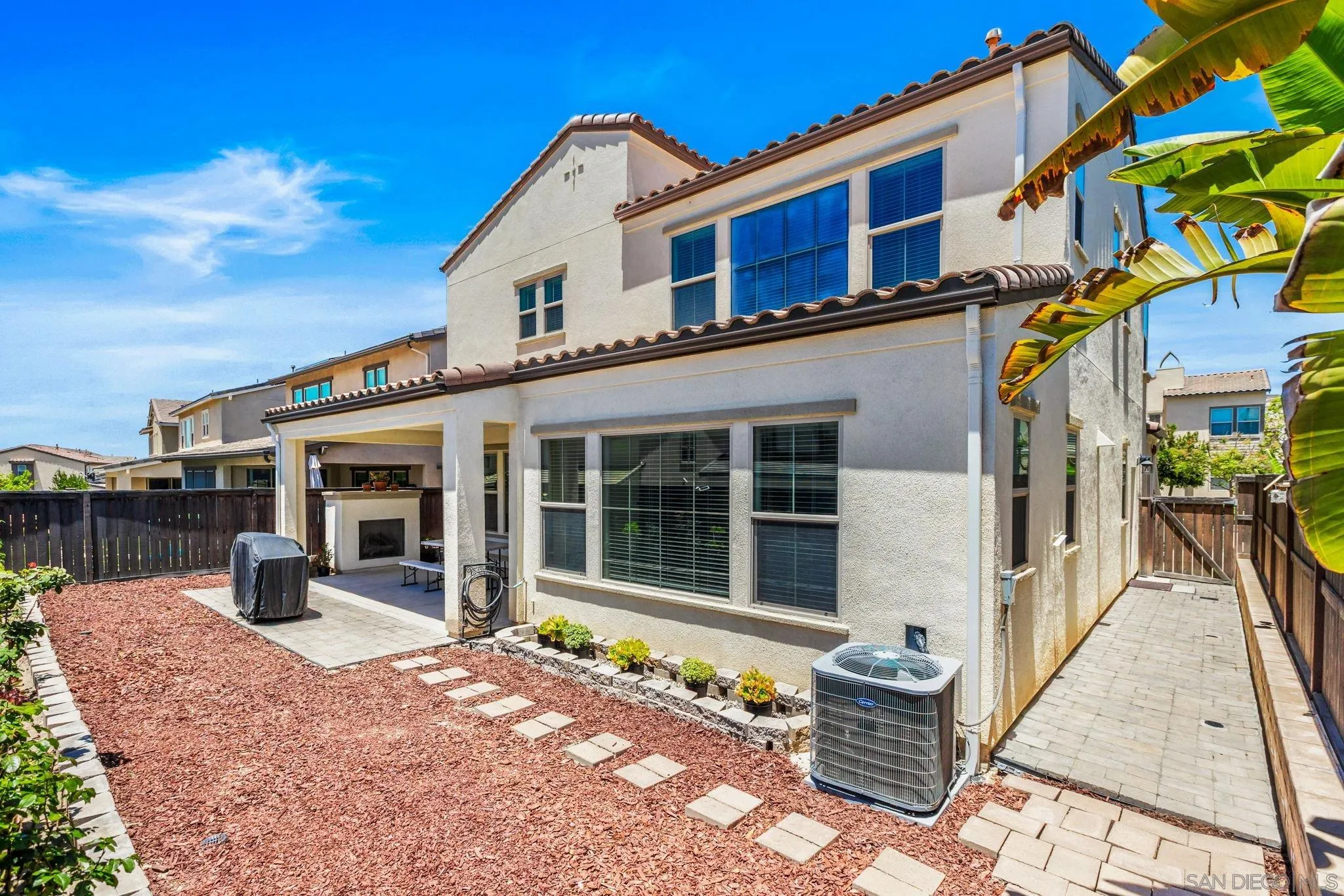 https://cdn.realtyfeed.com/cdn/127/260014852/38f02f35e1092ae2c126983cc3812d99.webp