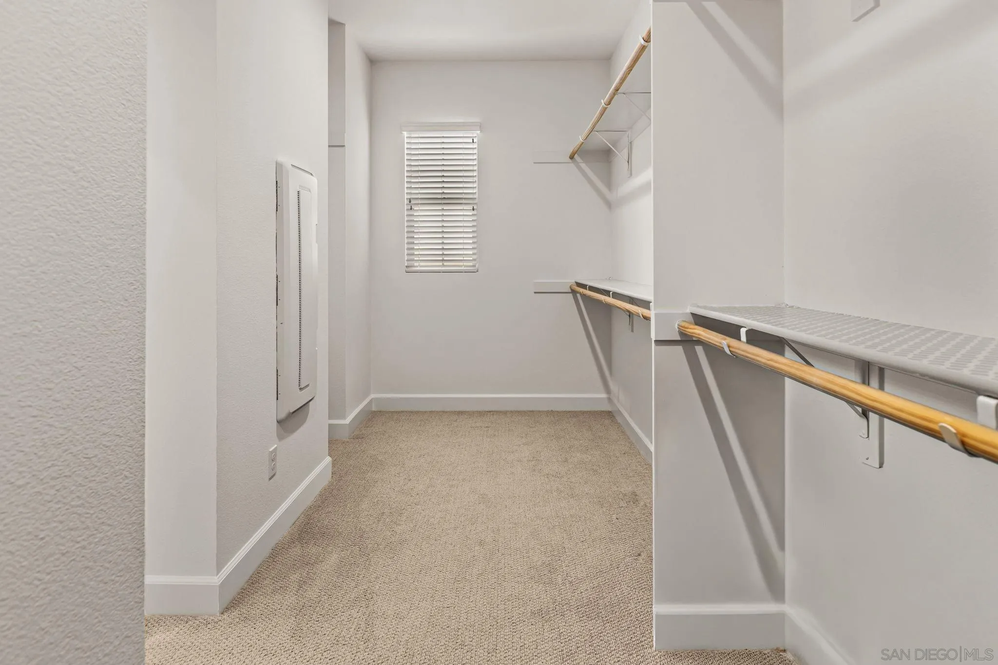 https://cdn.realtyfeed.com/cdn/127/260014852/a811bf67710dbad1f31926bc4631ea21.webp