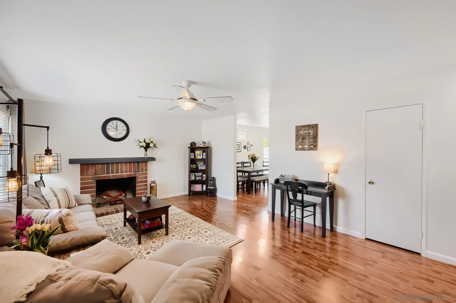https://cdn.realtyfeed.com/cdn/127/260014854/85862b33e9490ff0959f47d41ab7260e.webp