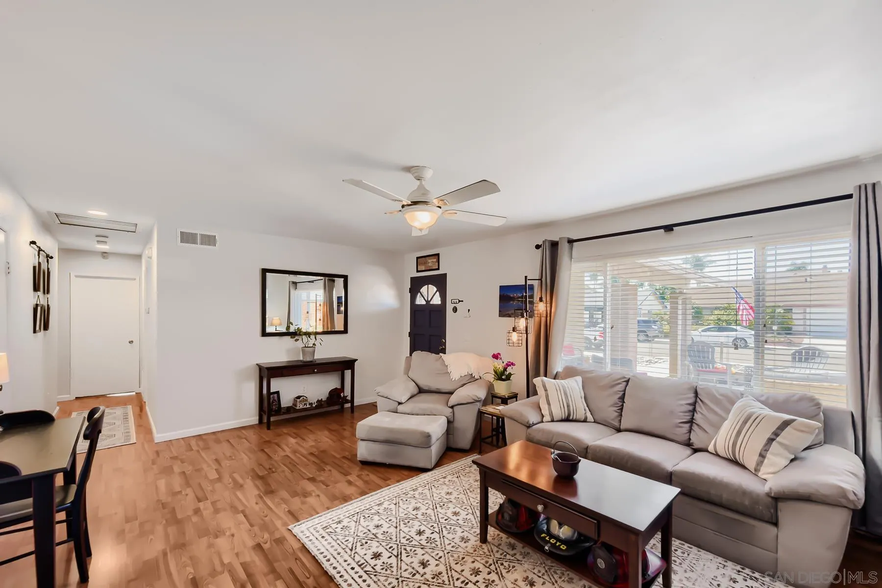 https://cdn.realtyfeed.com/cdn/127/260014854/97bdcdaa8ee6f9ad7f8db4719aee7112.webp