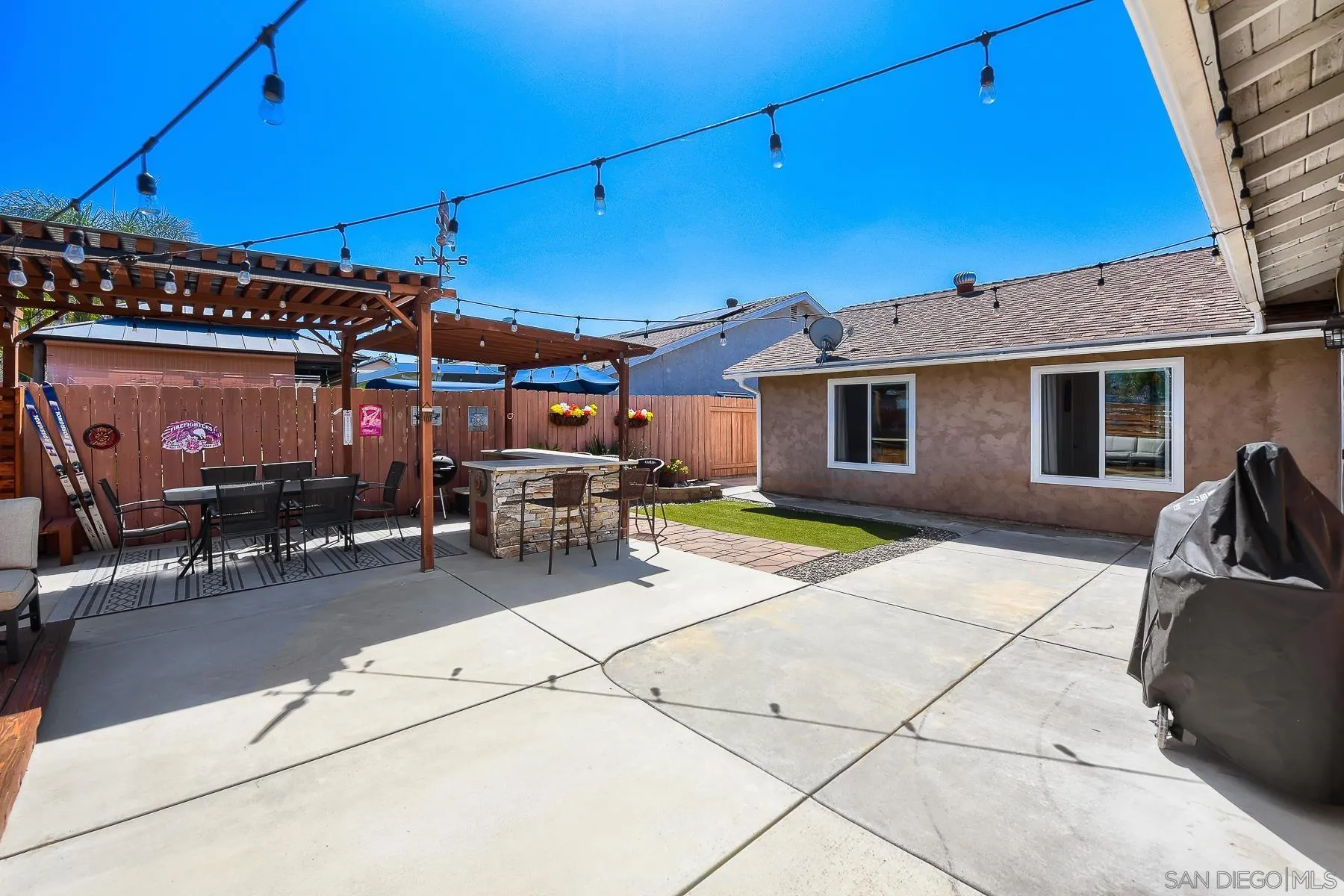 https://cdn.realtyfeed.com/cdn/127/260014854/a5972f8d403fbf9c8793ee38754d7b98.webp