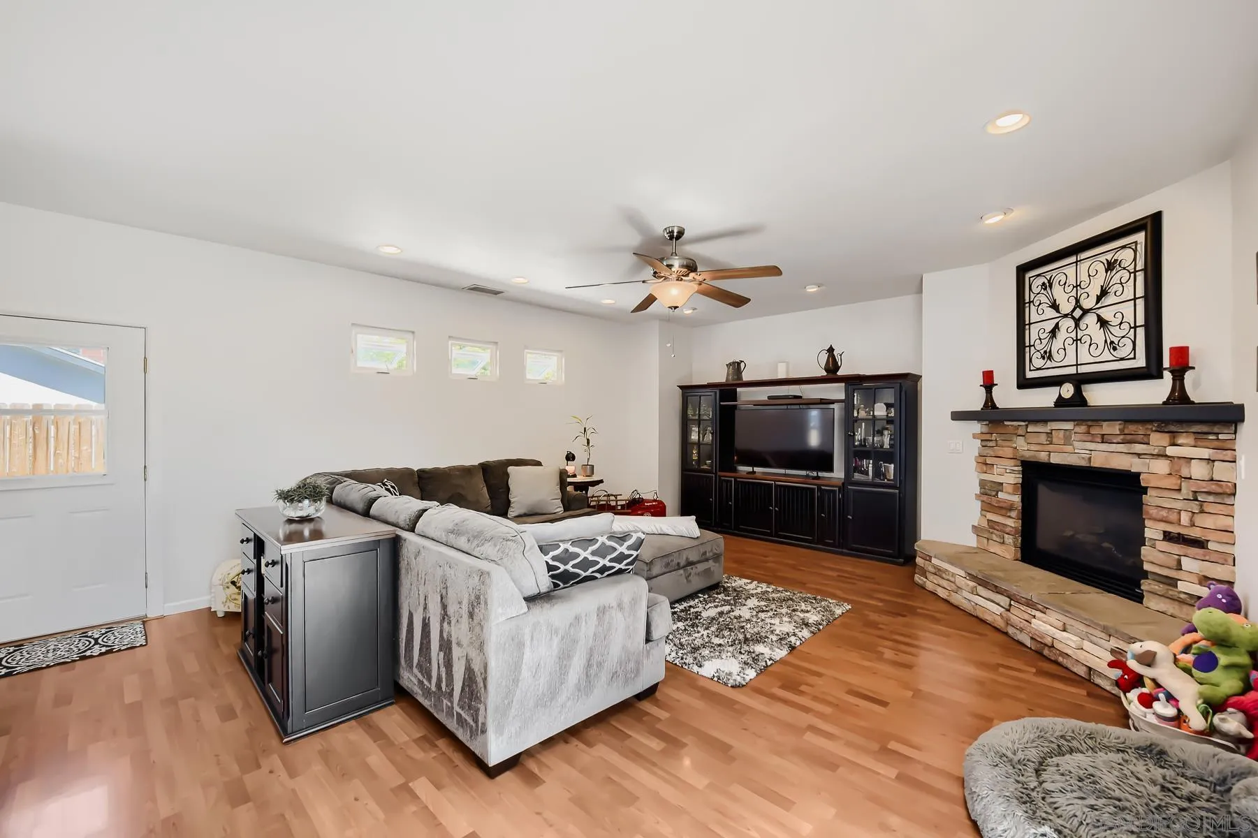https://cdn.realtyfeed.com/cdn/127/260014854/abf4e827204ea075fbb6986cdf86c158.webp