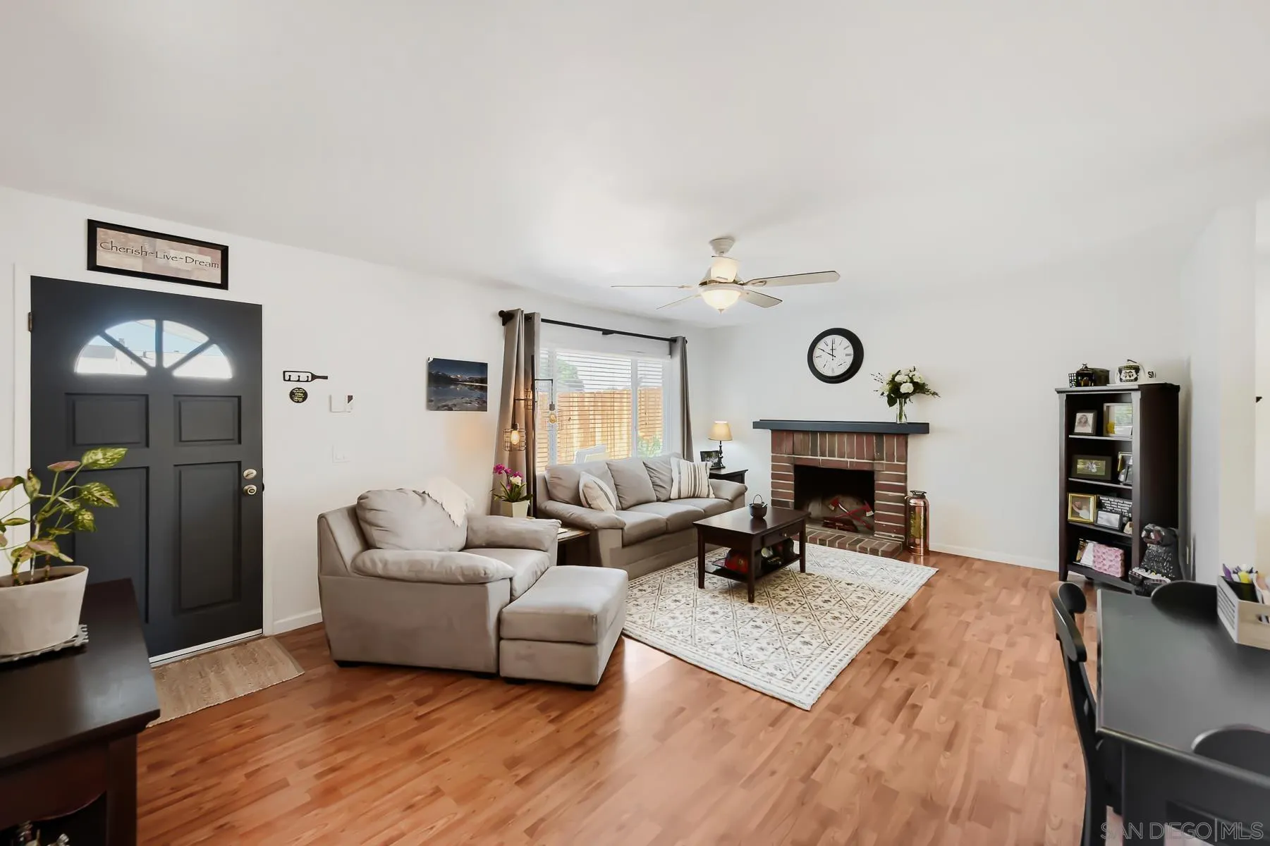 https://cdn.realtyfeed.com/cdn/127/260014854/d6ee4c00aa684a15d92d84d80b9e7d33.webp