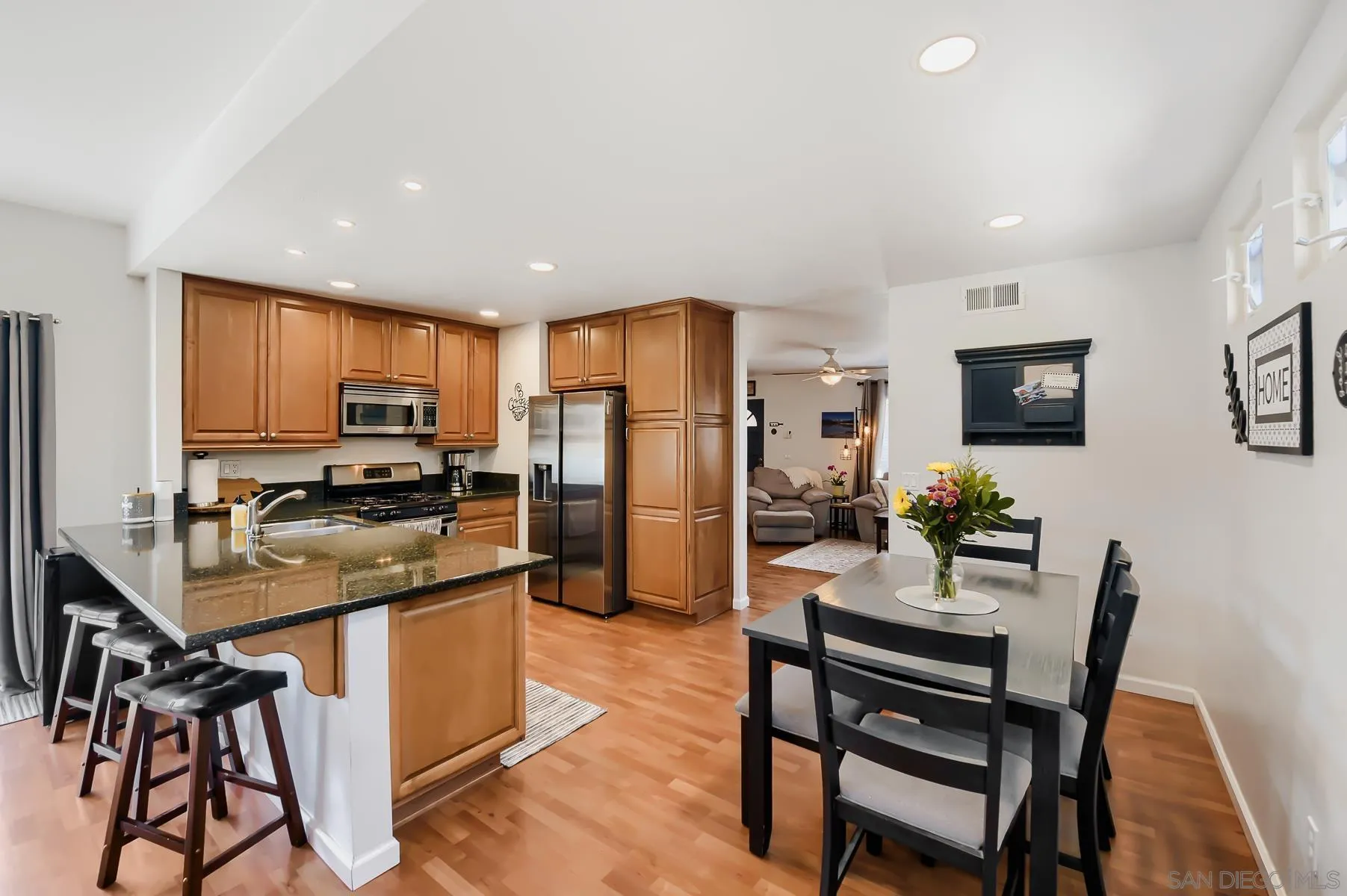 https://cdn.realtyfeed.com/cdn/127/260014854/f3d995be1a564ea801ddf372b99e1f40.webp