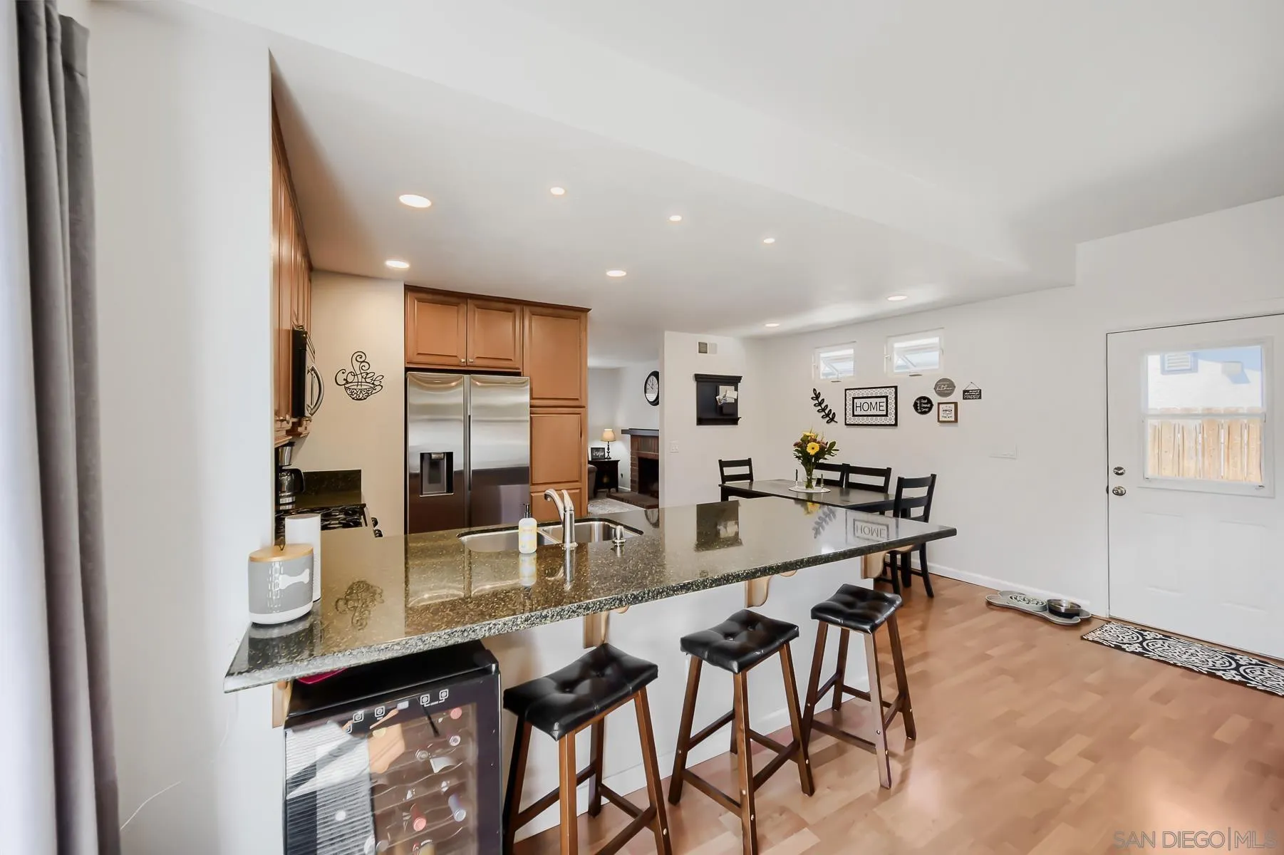 https://cdn.realtyfeed.com/cdn/127/260014854/fdc1a79d65a7761ec285abdb68b3f4ff.webp