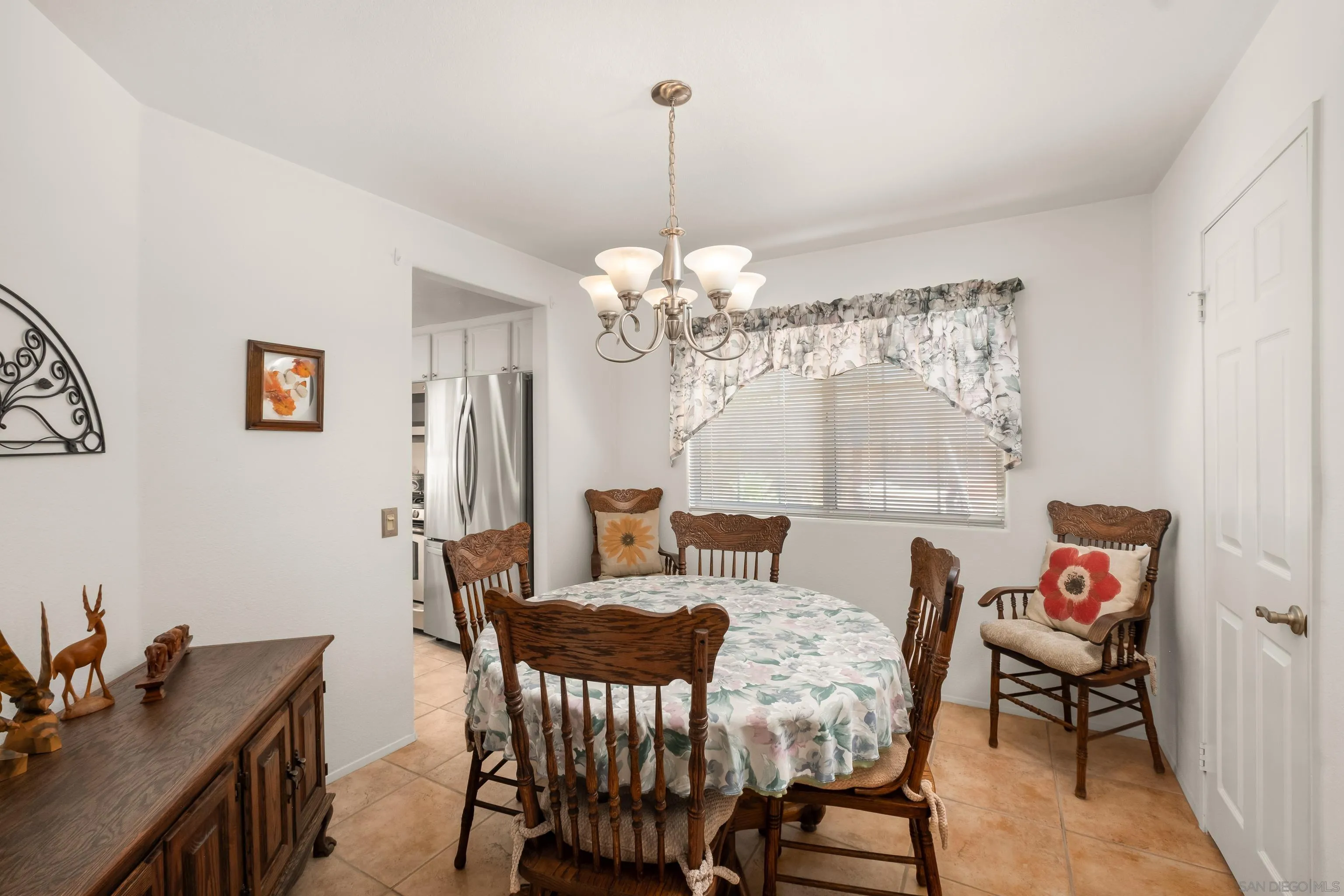 https://cdn.realtyfeed.com/cdn/127/260014855/0bc58a0fbb38680e1905194e2c60335d.webp