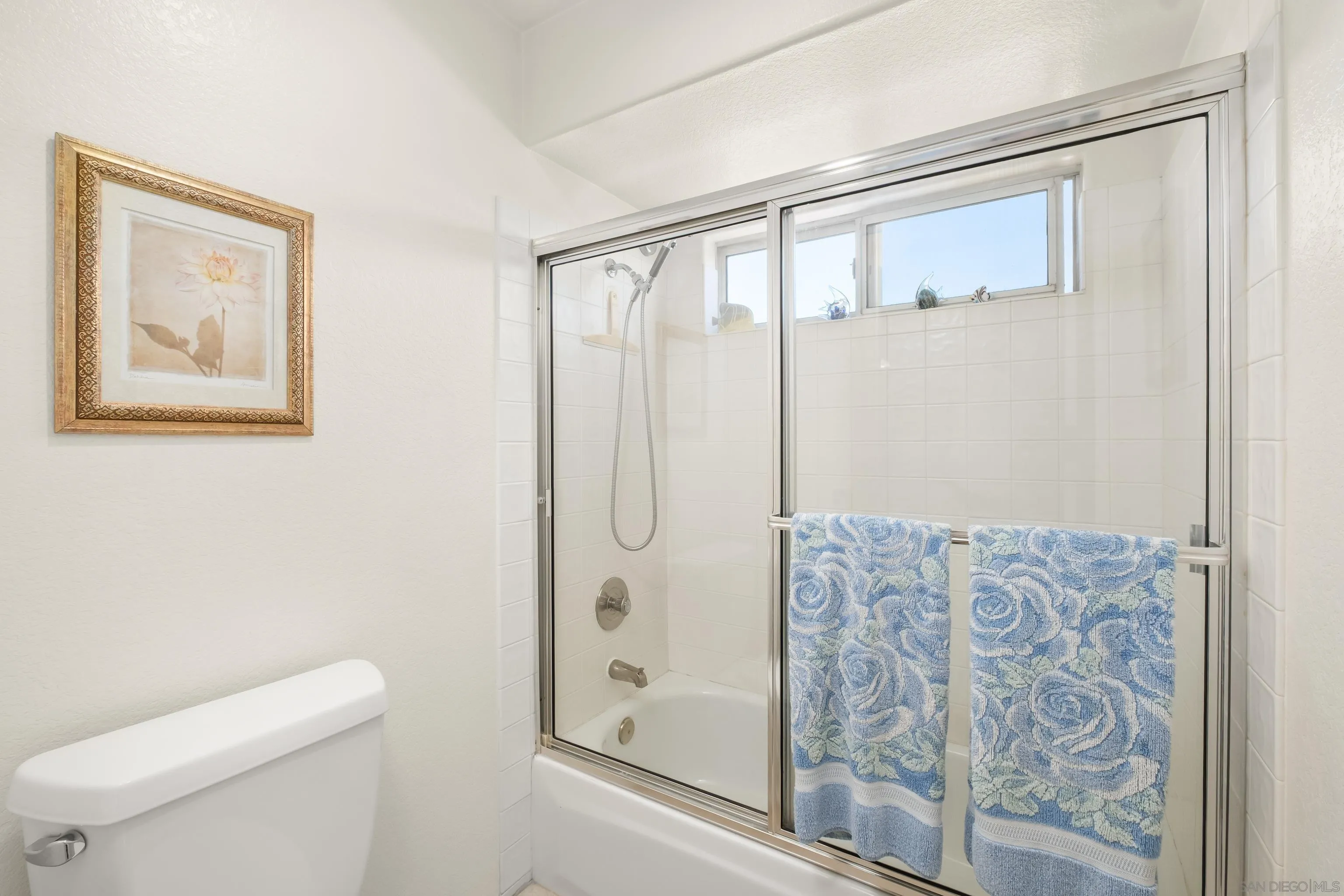 https://cdn.realtyfeed.com/cdn/127/260014855/38bcb3a30194d40ce20dde16a5293638.webp