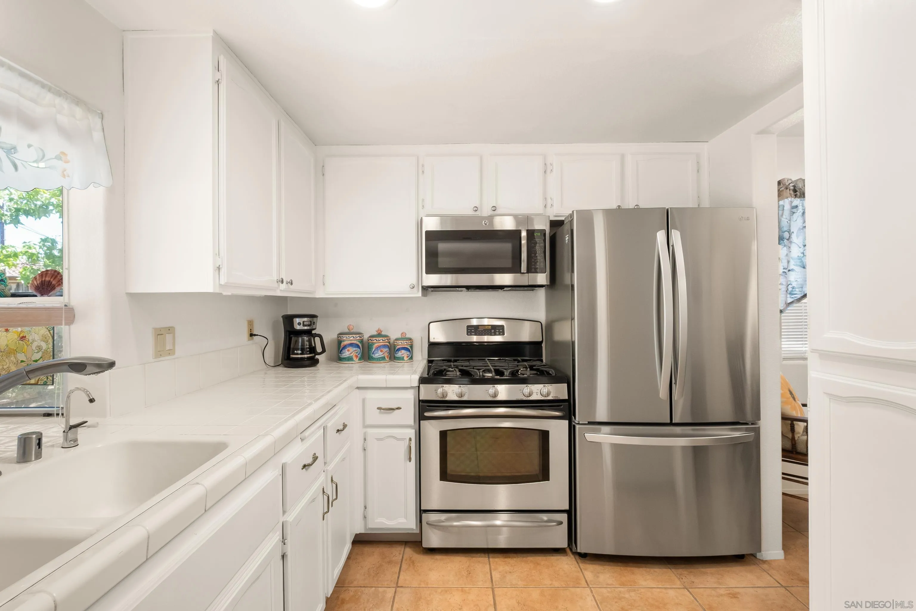 https://cdn.realtyfeed.com/cdn/127/260014855/3e7187381708bc69d351ccafa5102502.webp
