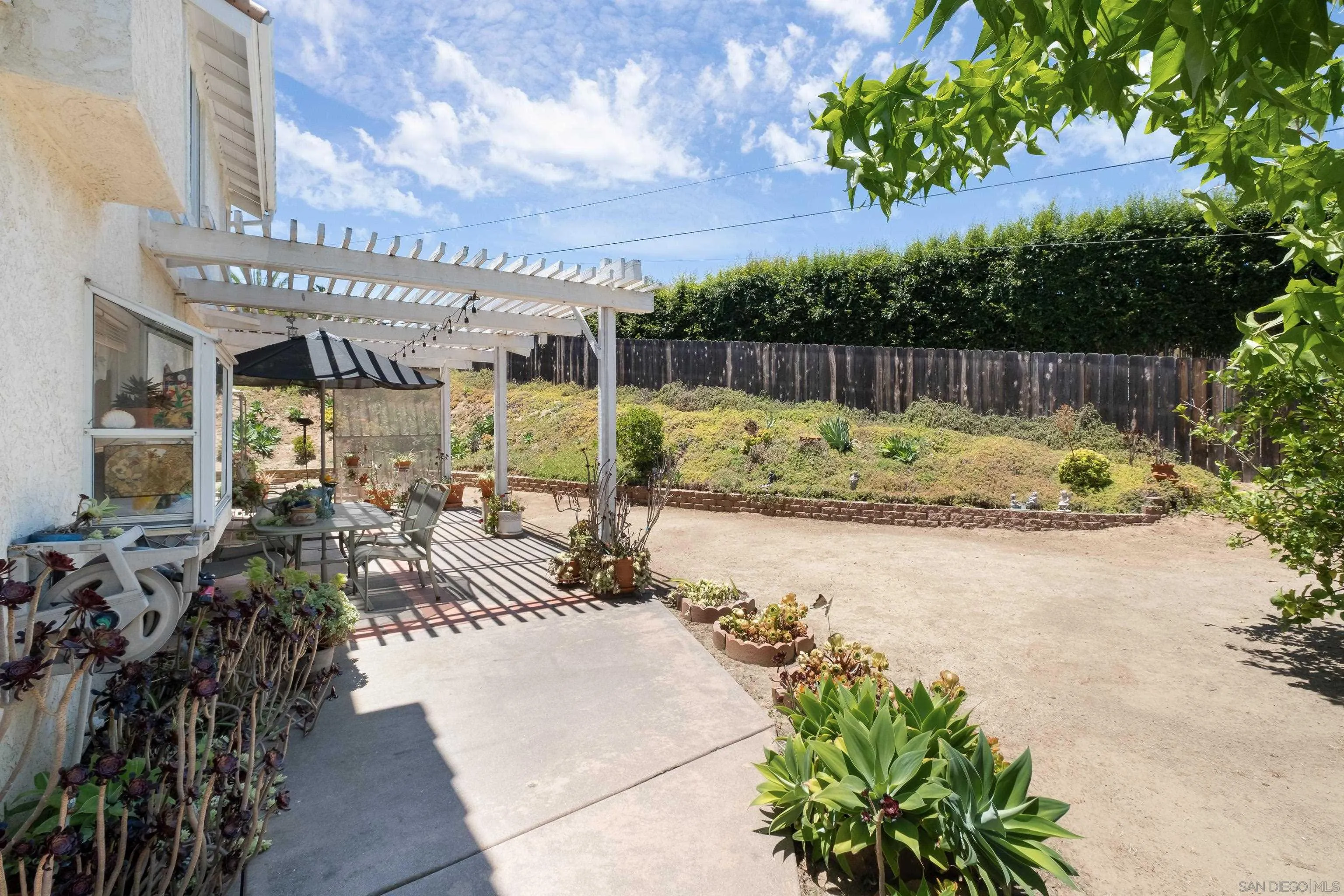https://cdn.realtyfeed.com/cdn/127/260014855/63975b167f7fd2f452c98cde1874aa0c.webp