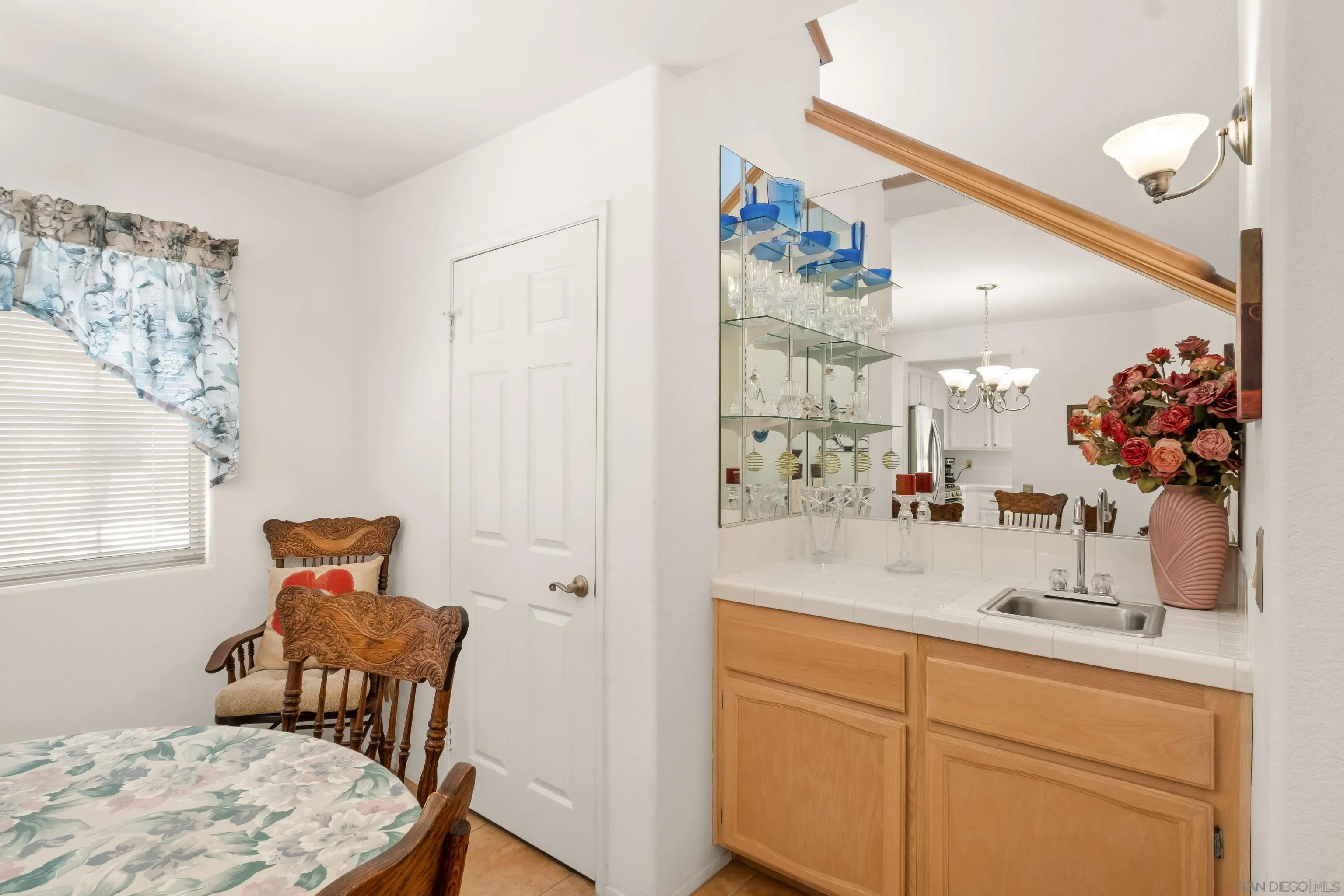 https://cdn.realtyfeed.com/cdn/127/260014855/976efae0cdd1e3bfc3d33f174475a645.webp