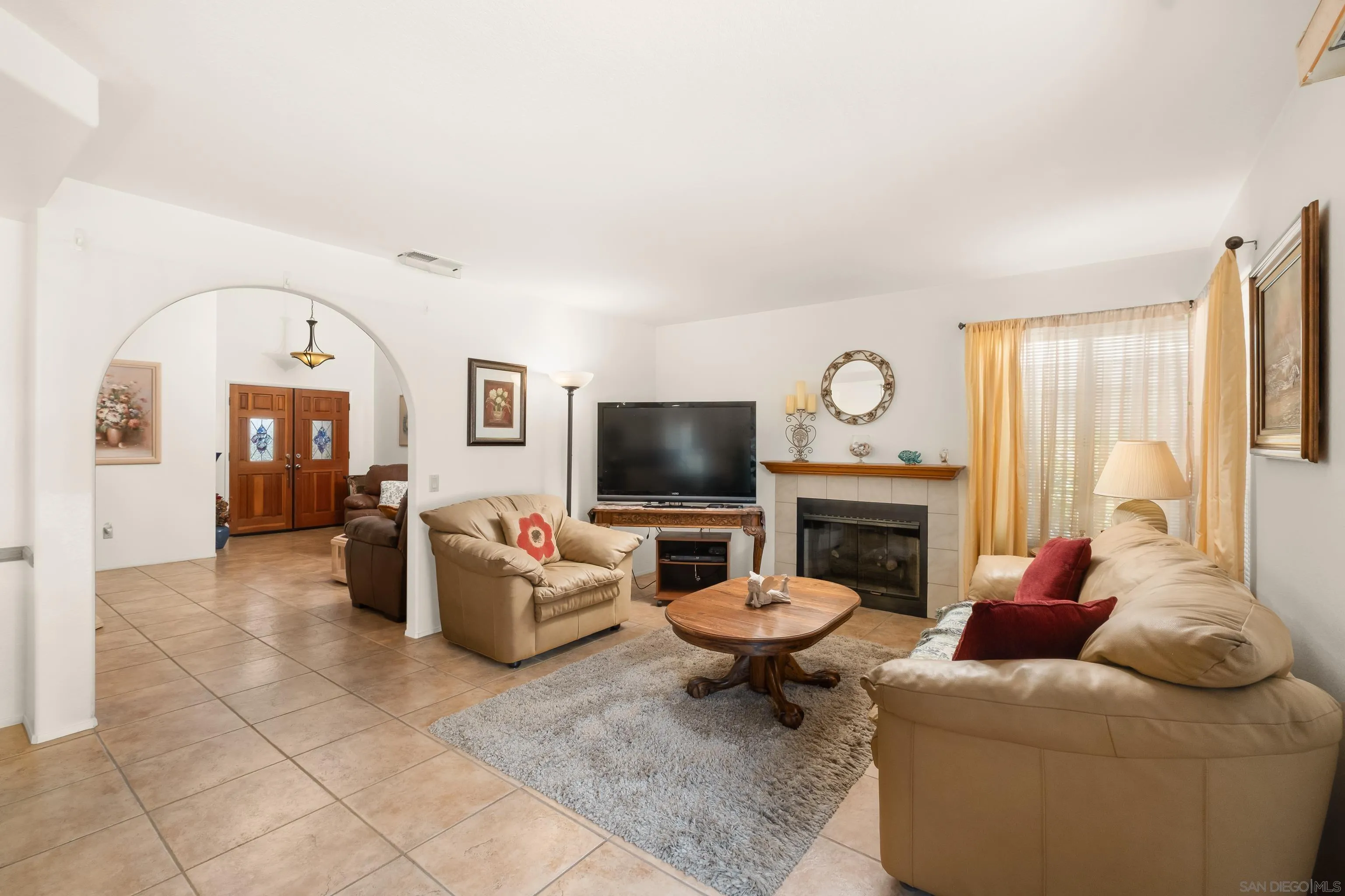 https://cdn.realtyfeed.com/cdn/127/260014855/c9ae90b8c57f251cc7579e94db1c062e.webp