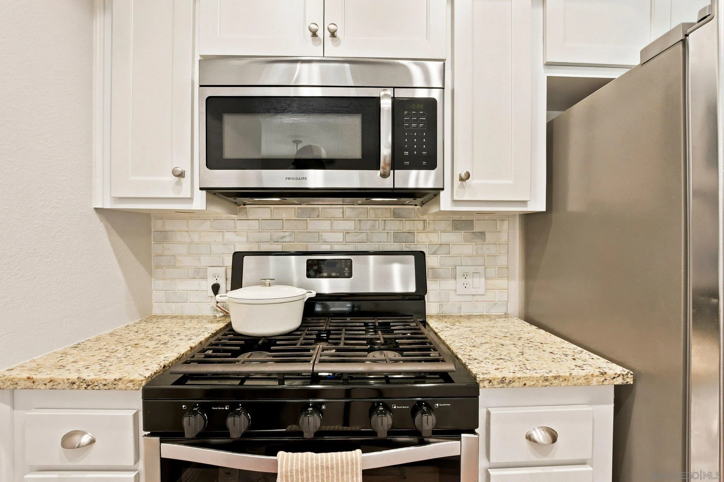 Photo #17: 260014856 Listing: Photo #17