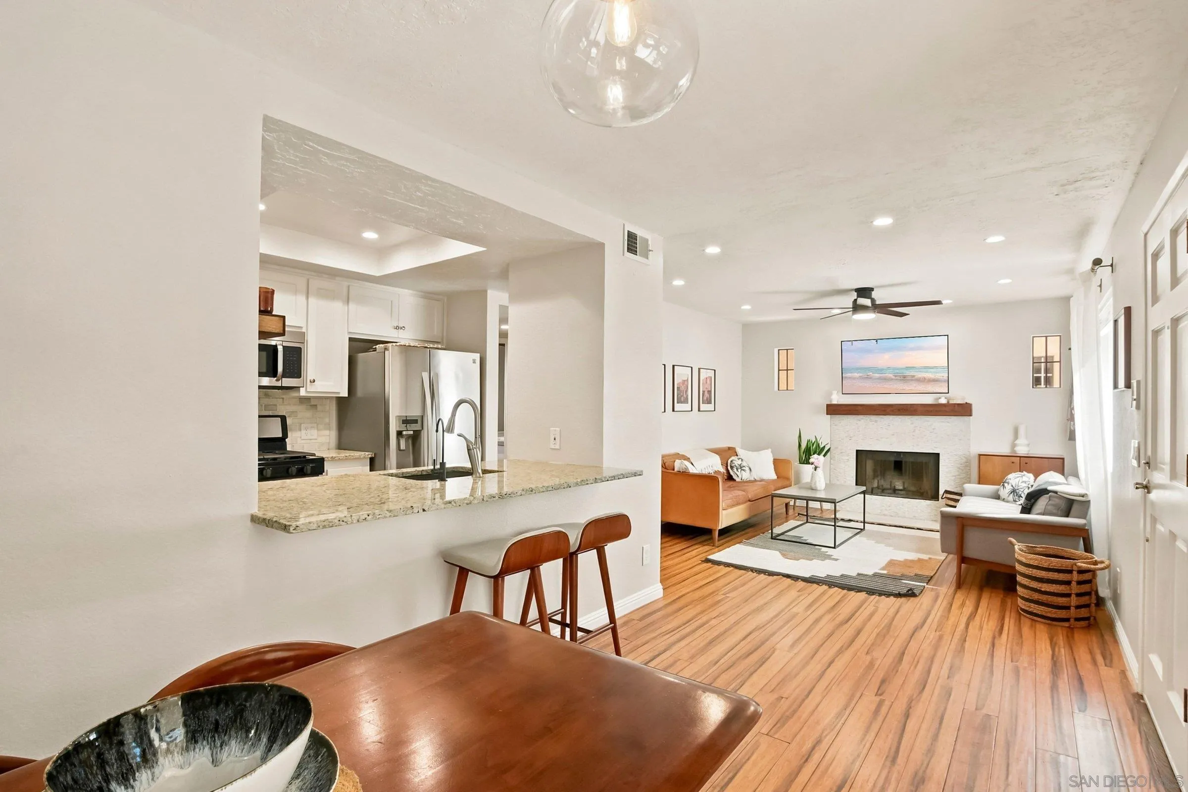 Photo #7: 260014856 Listing: Photo #7