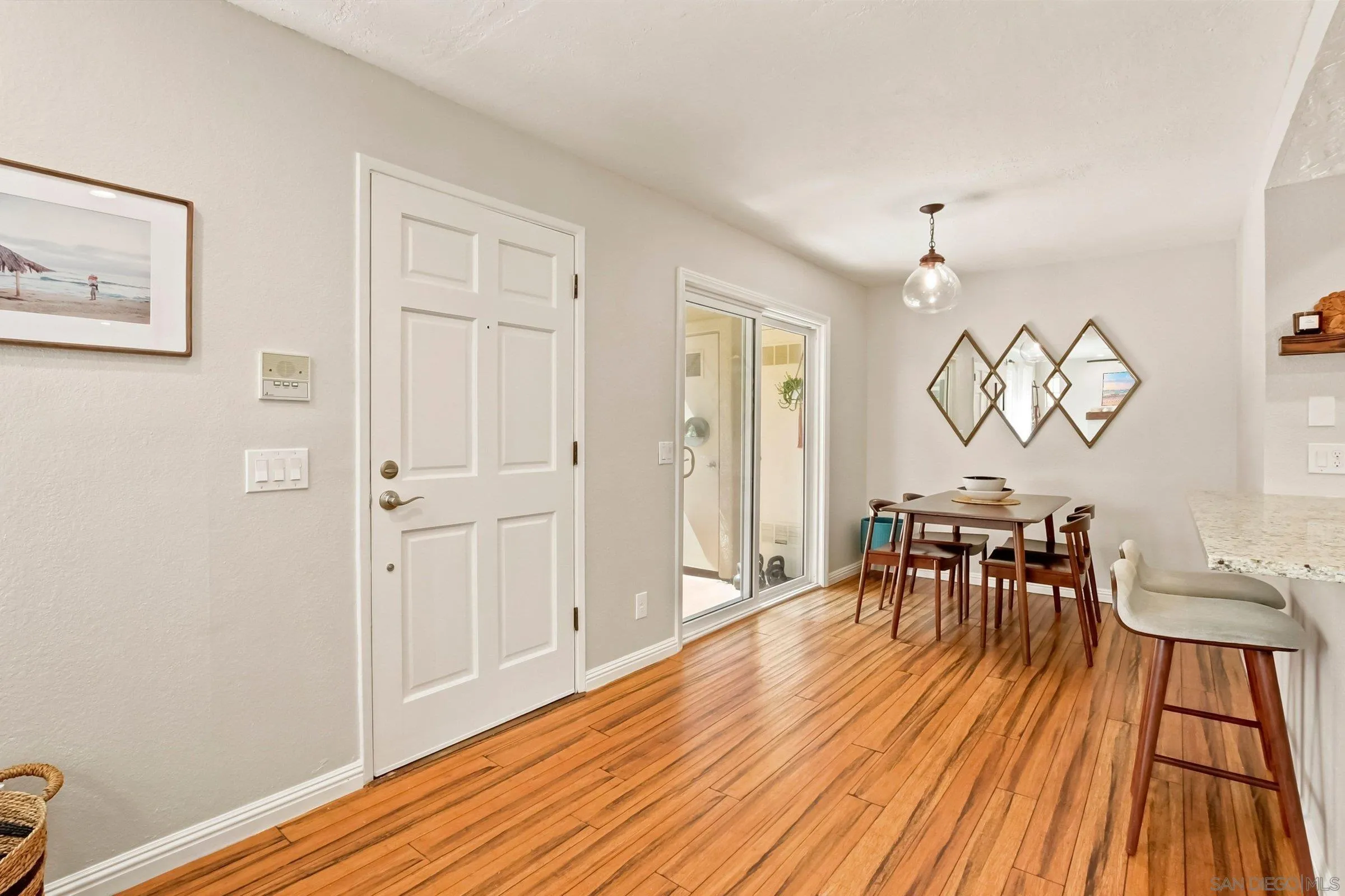 Photo #6: 260014856 Listing: Photo #6