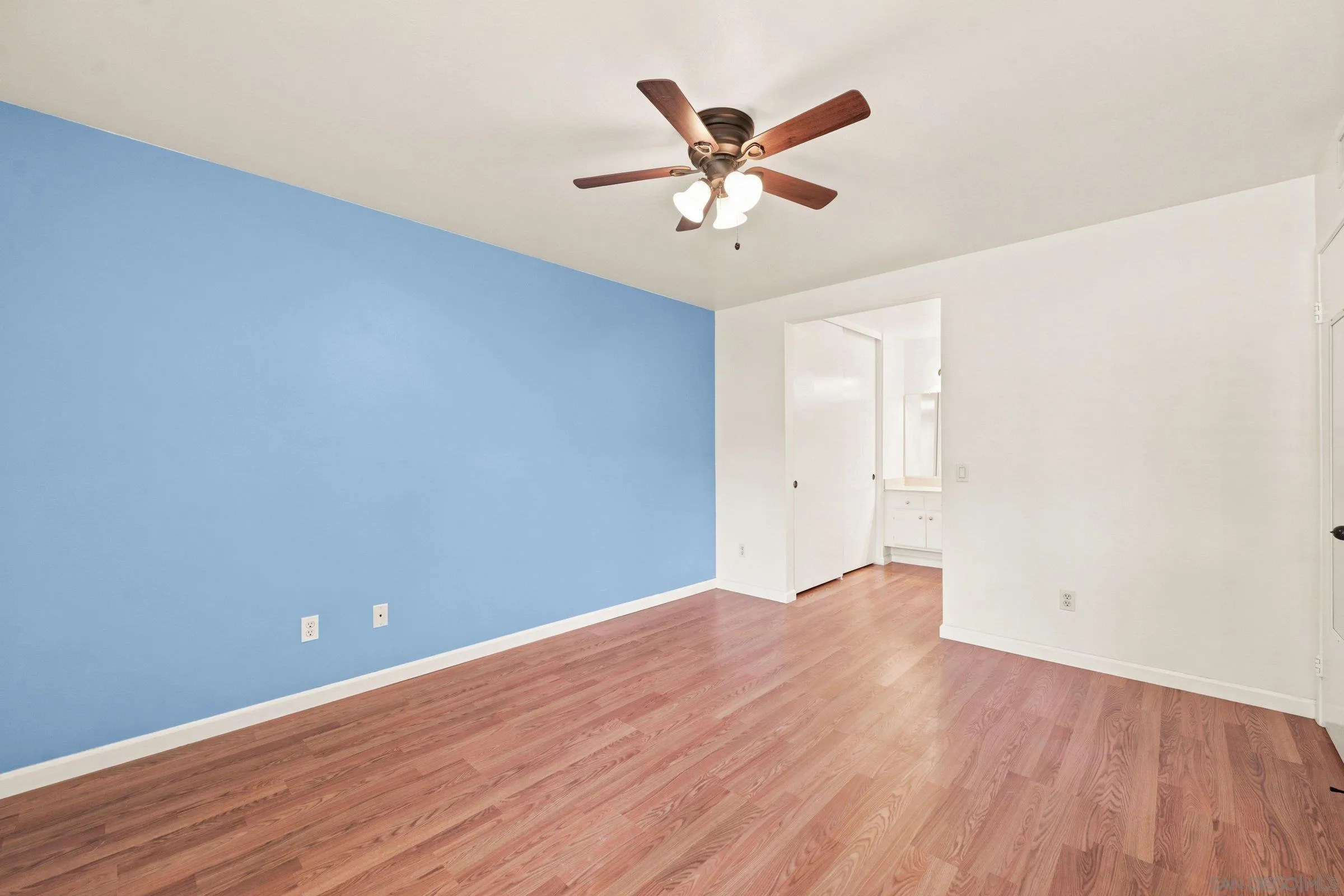 Photo #22: 260014857 Listing: Photo #22