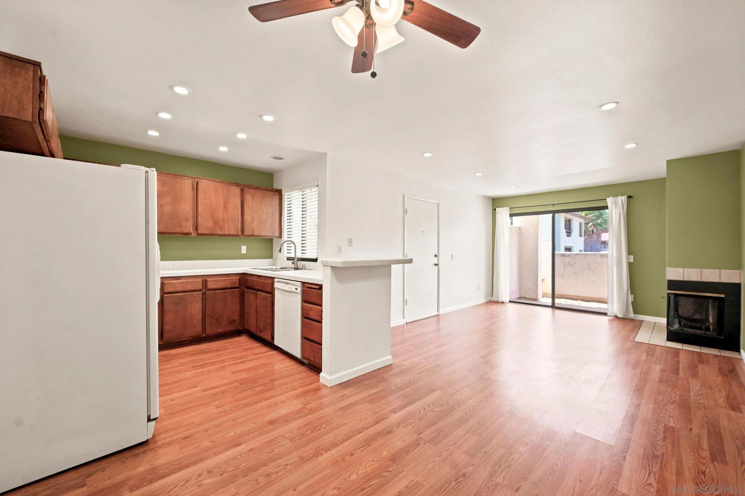 Photo #10: 260014857 Listing: Photo #10