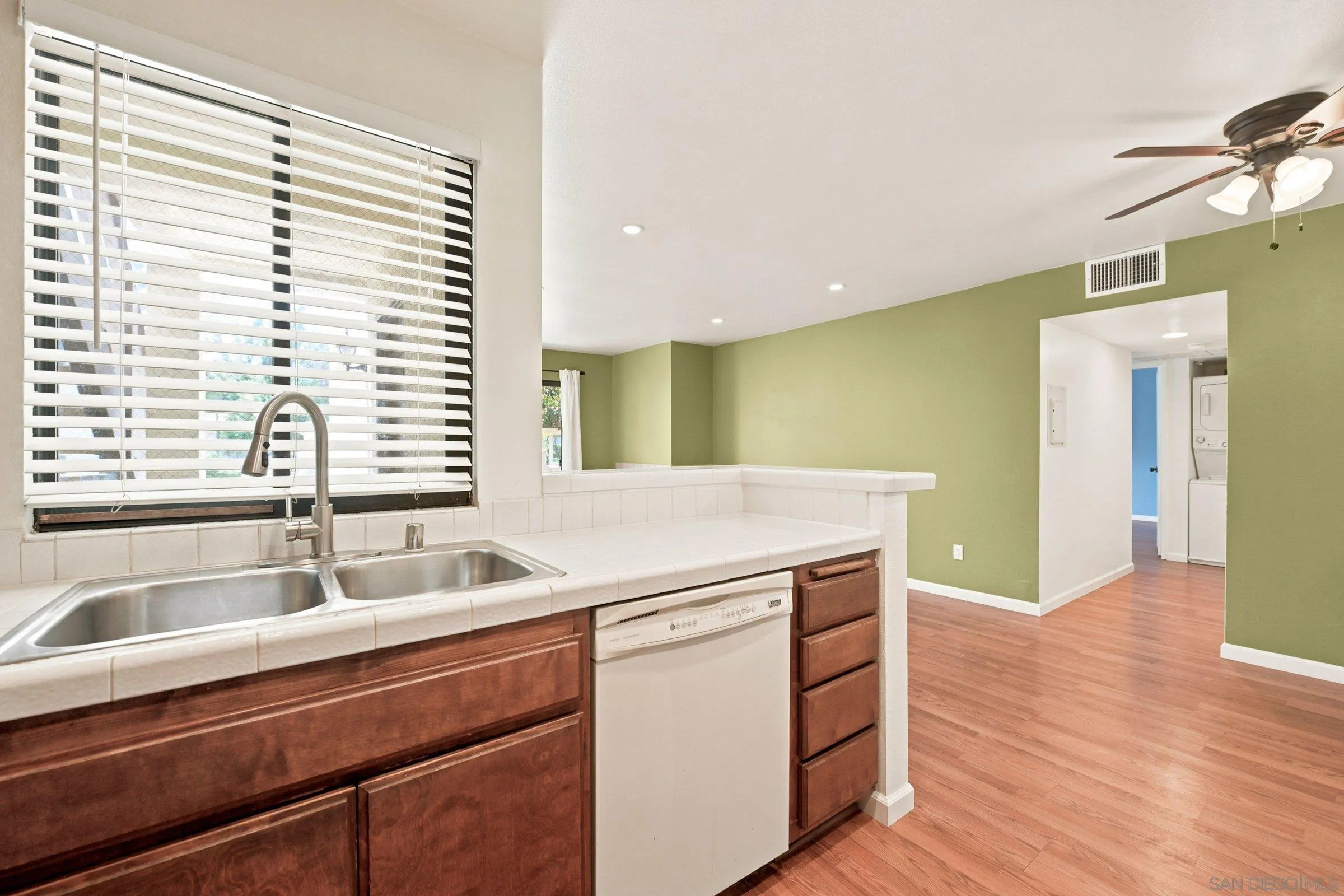 Photo #14: 260014857 Listing: Photo #14