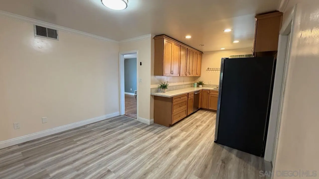 https://cdn.realtyfeed.com/cdn/127/260014859/2da3f0808065964048cb73957ddab298.webp