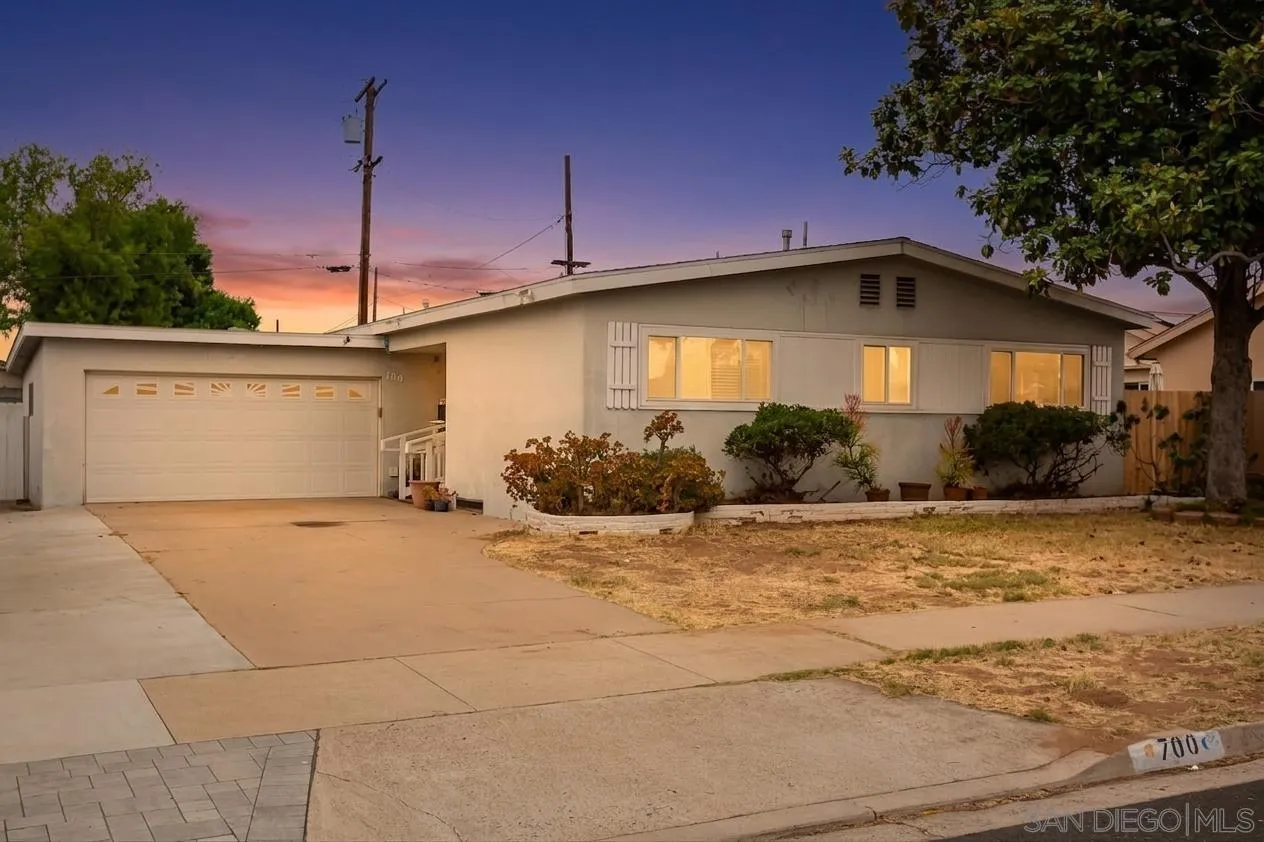 https://cdn.realtyfeed.com/cdn/127/260014859/e574760ff8565638a5bf42eab17c2d32.webp