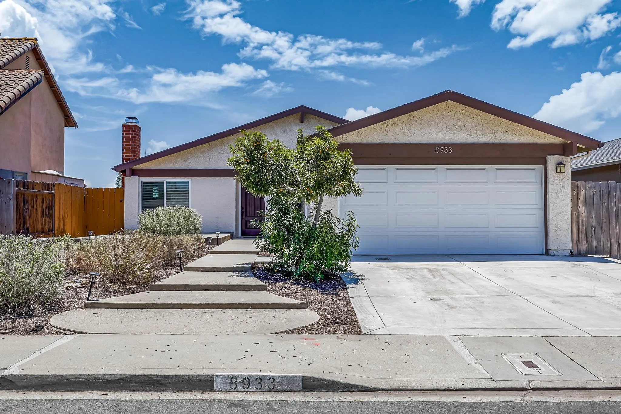 https://cdn.realtyfeed.com/cdn/127/260014860/3f63ae04c40ac3bc7c2c52a00412b013.webp
