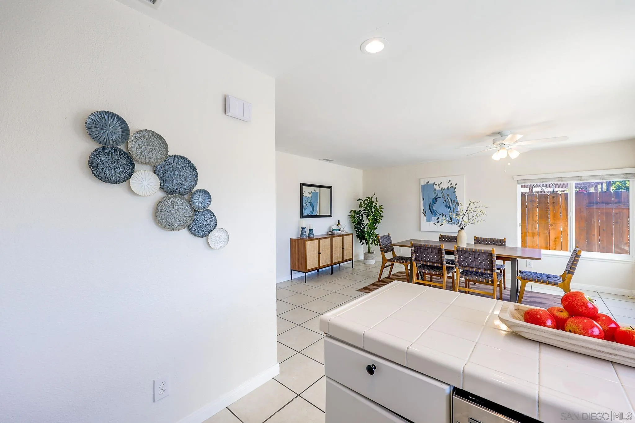 https://cdn.realtyfeed.com/cdn/127/260014860/5e741911be1da8a3192c6b37c718f926.webp