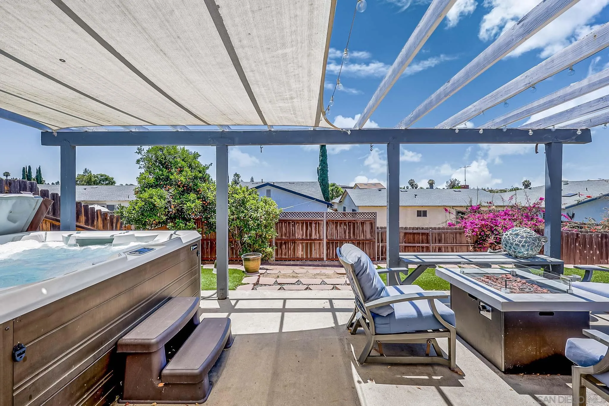 https://cdn.realtyfeed.com/cdn/127/260014860/6151cdbb81e5bb4419d0e4604eae613d.webp