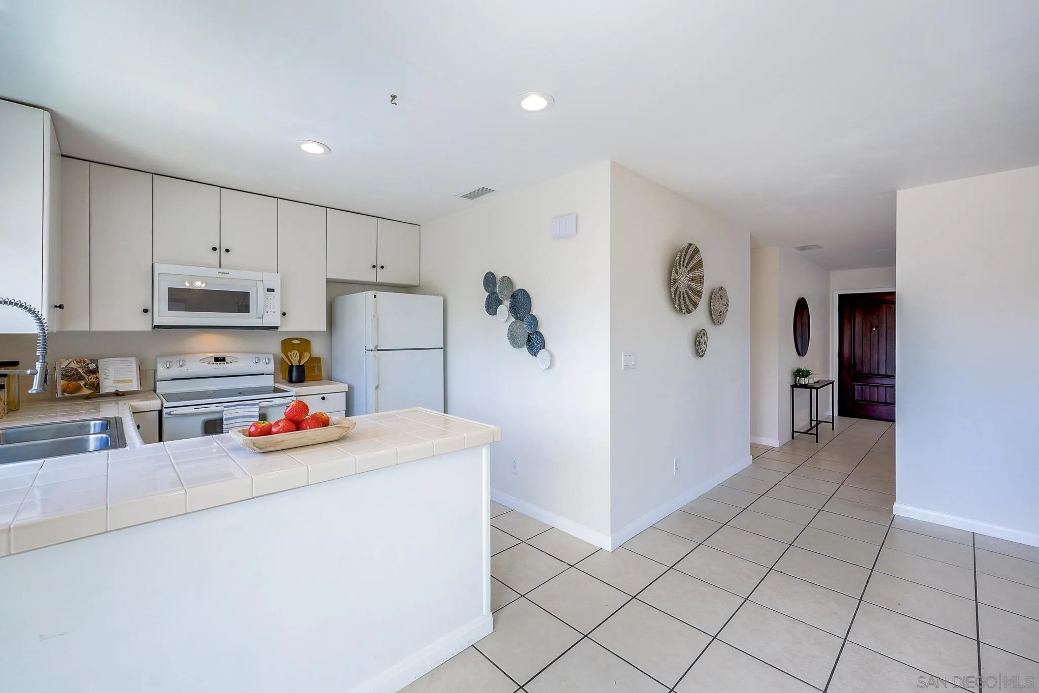 https://cdn.realtyfeed.com/cdn/127/260014860/6c0d1260da64d7581ab191be7ad46bd3.webp