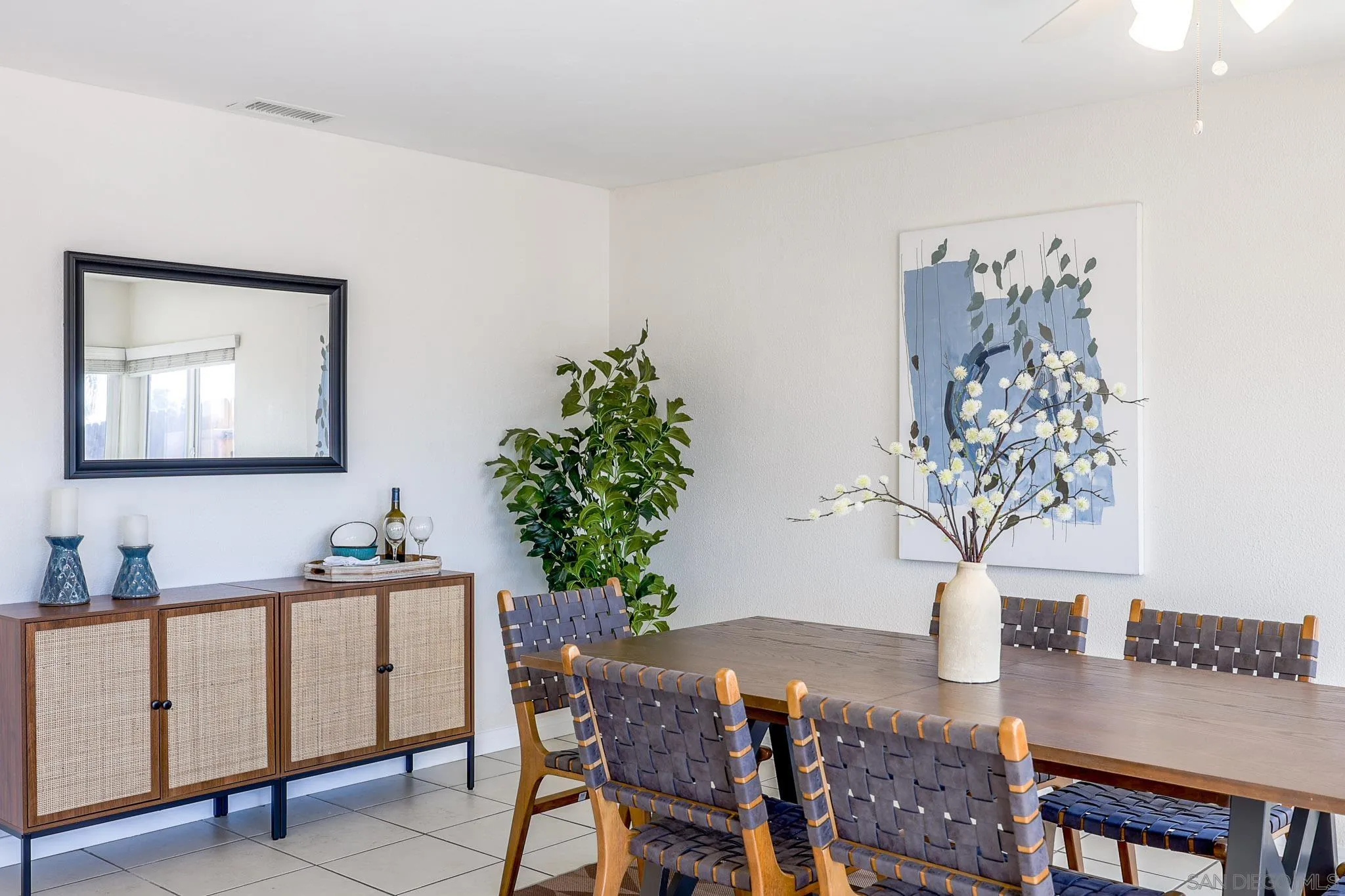 https://cdn.realtyfeed.com/cdn/127/260014860/720c00400184f6357a7da3d30b74c0f5.webp