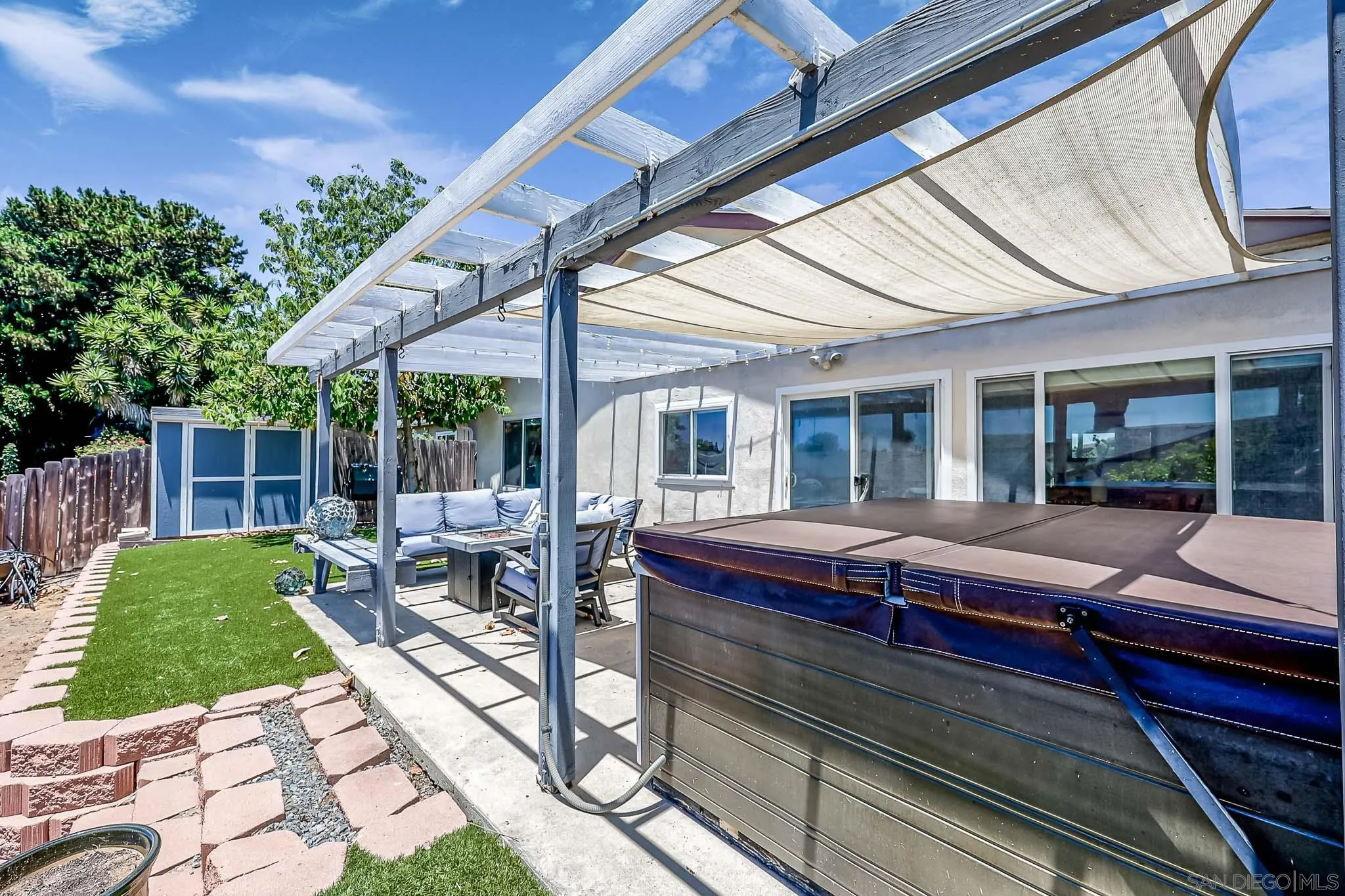 https://cdn.realtyfeed.com/cdn/127/260014860/72f599aa88f74440a344505e76540984.webp
