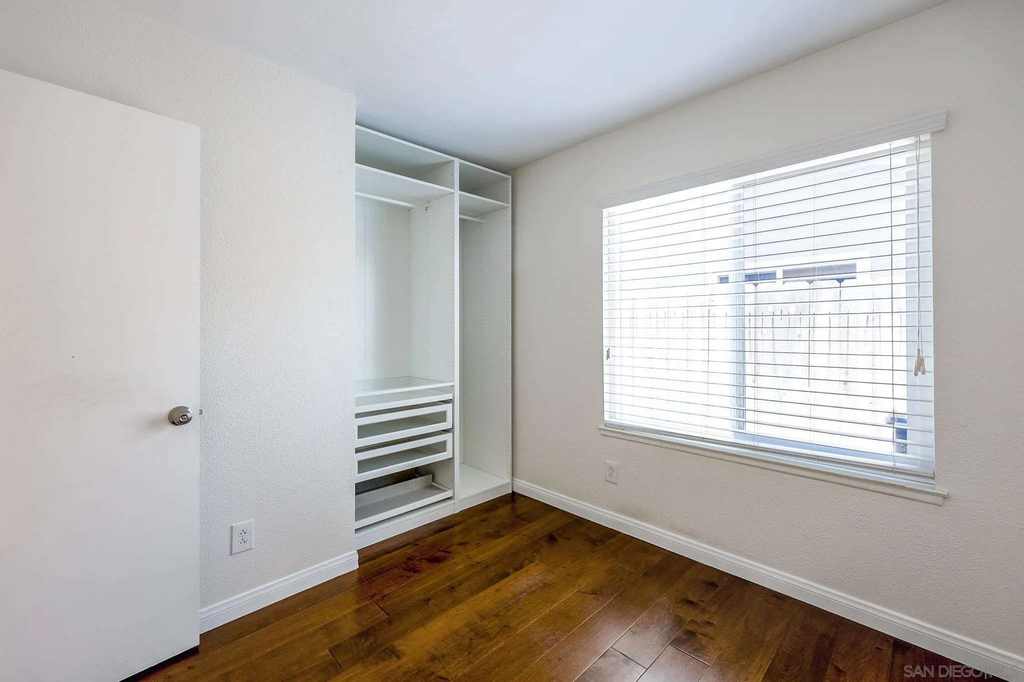 https://cdn.realtyfeed.com/cdn/127/260014860/91c0d9bdd9ab143fd450cfc6760a0766.webp